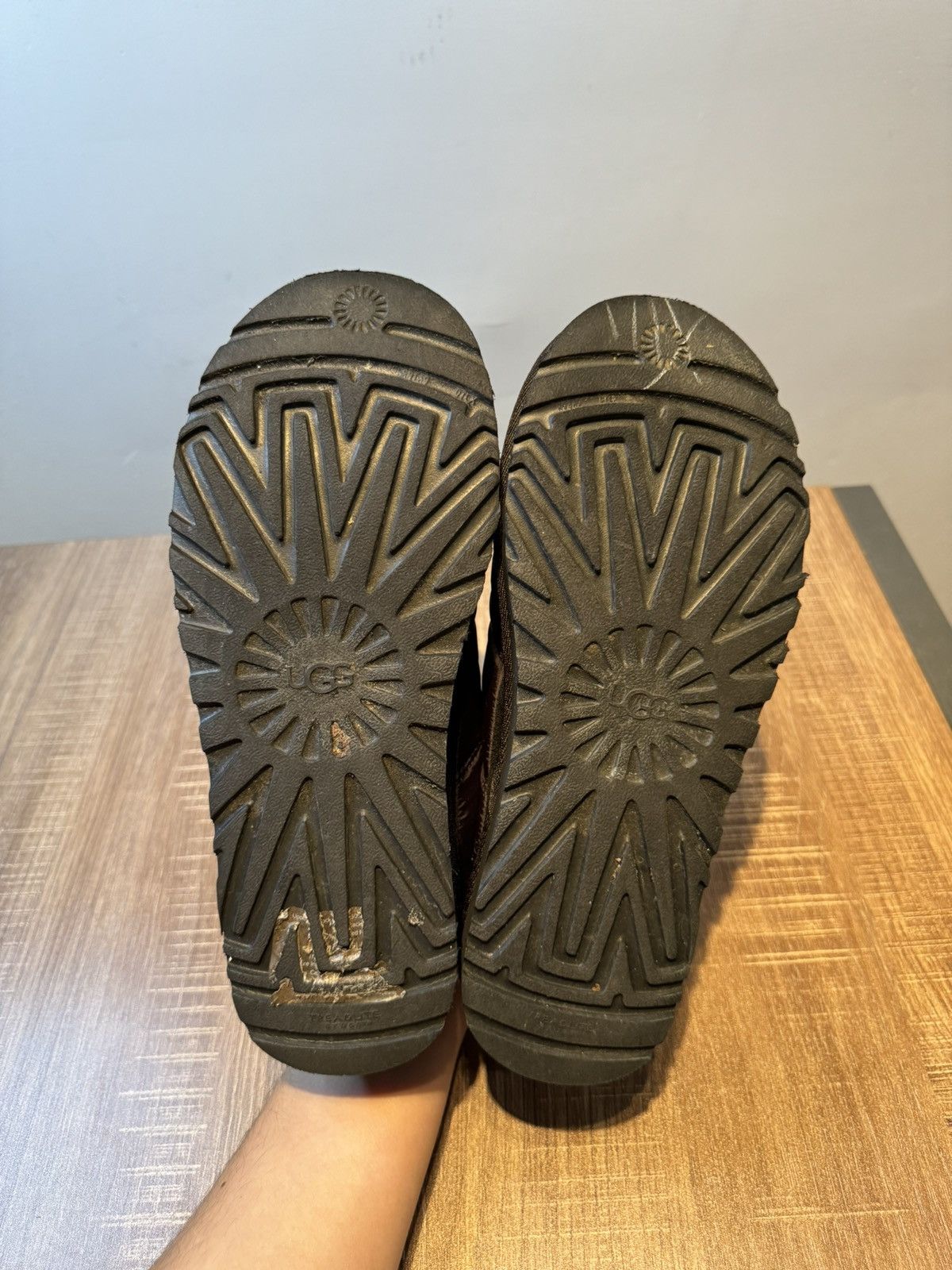 Ugg UGG Tasman LTA Slippers Women’s 9 BlackRound Toe Slip On Size US 9 / IT 39 - 6 Thumbnail