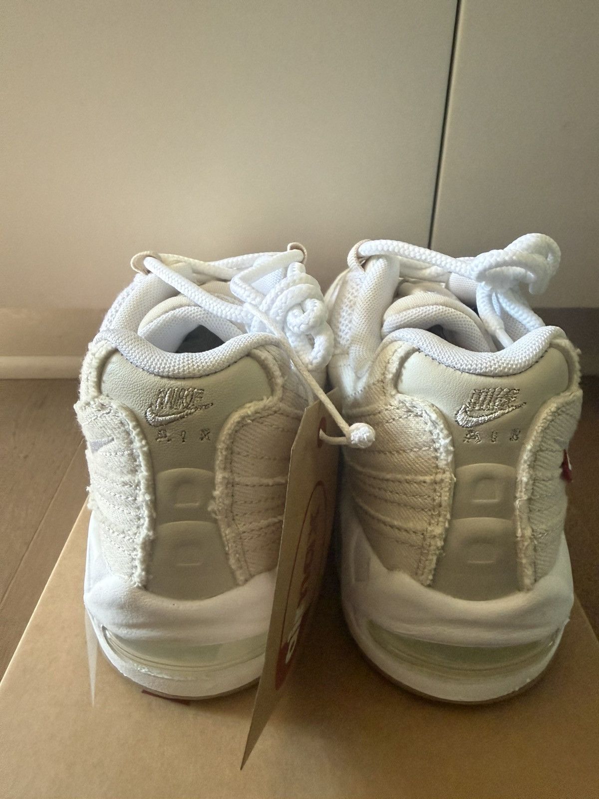 Levi's × Nike Nike Levi's x Air Max 95 OG Men’s Size 6 Light Orewood Brown Size US 6 / EU 39 - 4 Thumbnail