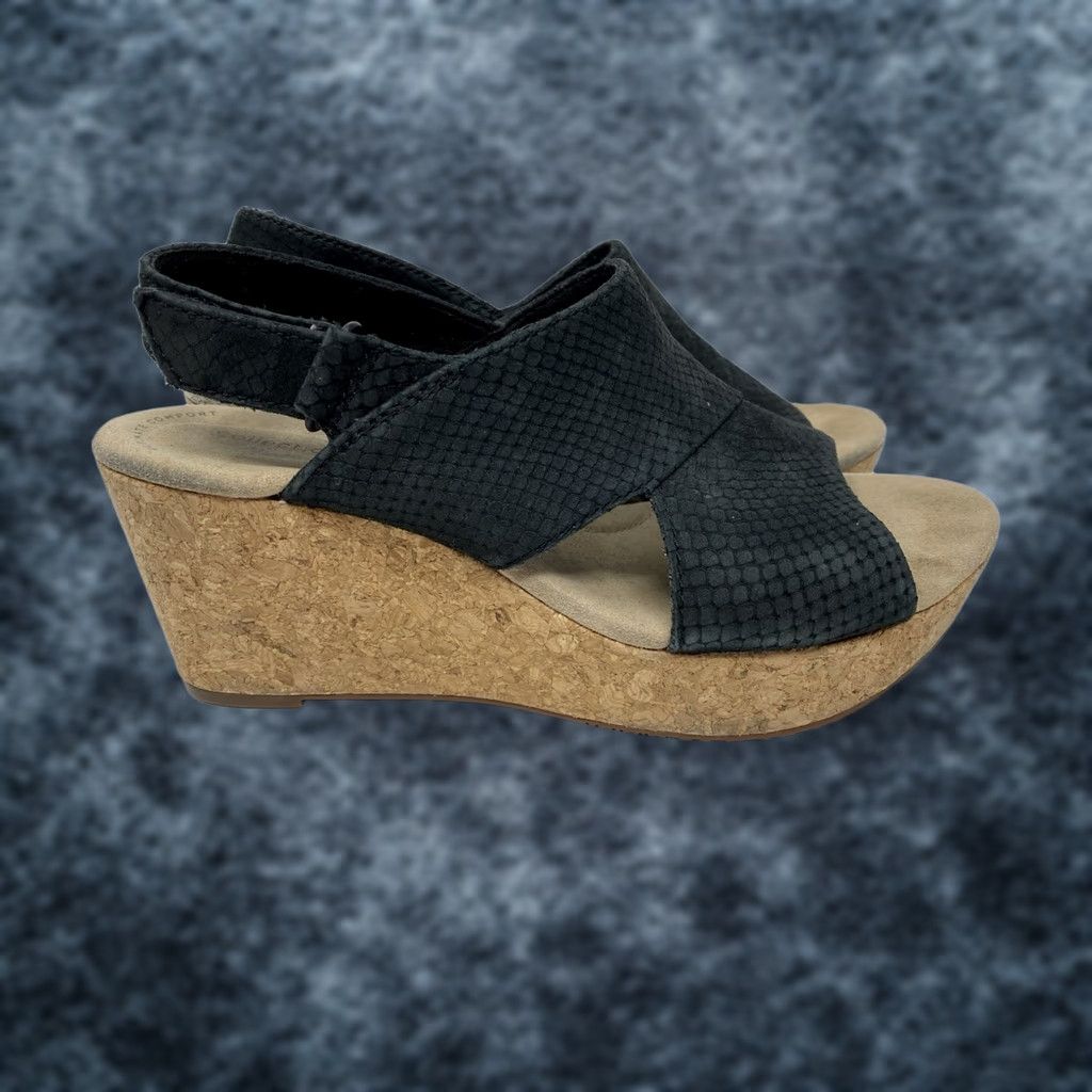 Clarks Clarks Wedge Sandals Sandal Women Black Leather Upper Hook & Loop Adjustable Strap Cushioned Comfort 9.5W Modern Clarks Collection Sandal Size 9.5US Size US 10 / IT 40 - 1 Thumbnail