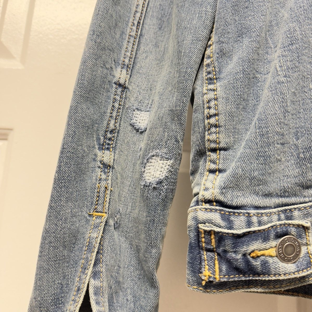 Old Navy Stylish light blue faded denim jacket Size US S / EU 44-46 / 1 - 8 Thumbnail