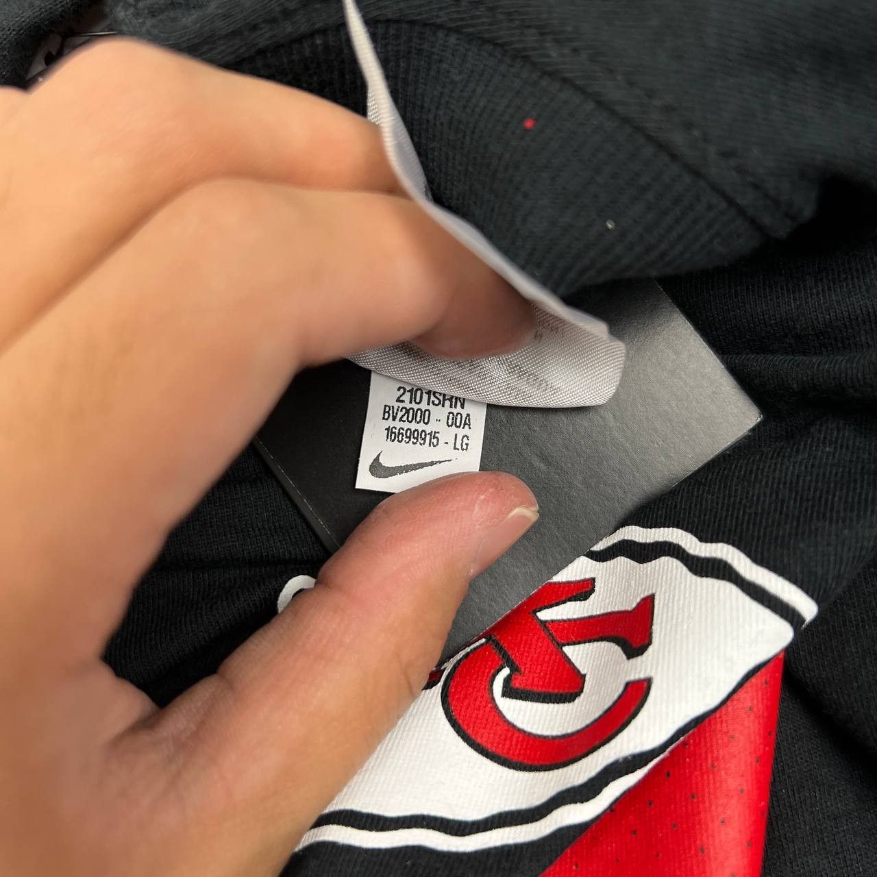 Nike Nike Shirt Men Kansas City Chiefs Mahomes #15 NFL New L Size US L / EU 52-54 / 3 - 6 Thumbnail