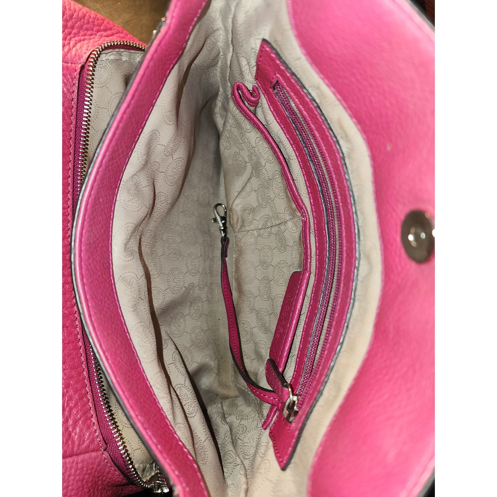 Michael Kors Michael Kors fushia pebbled leather shoulder bag. Size ONE SIZE - 4 Thumbnail