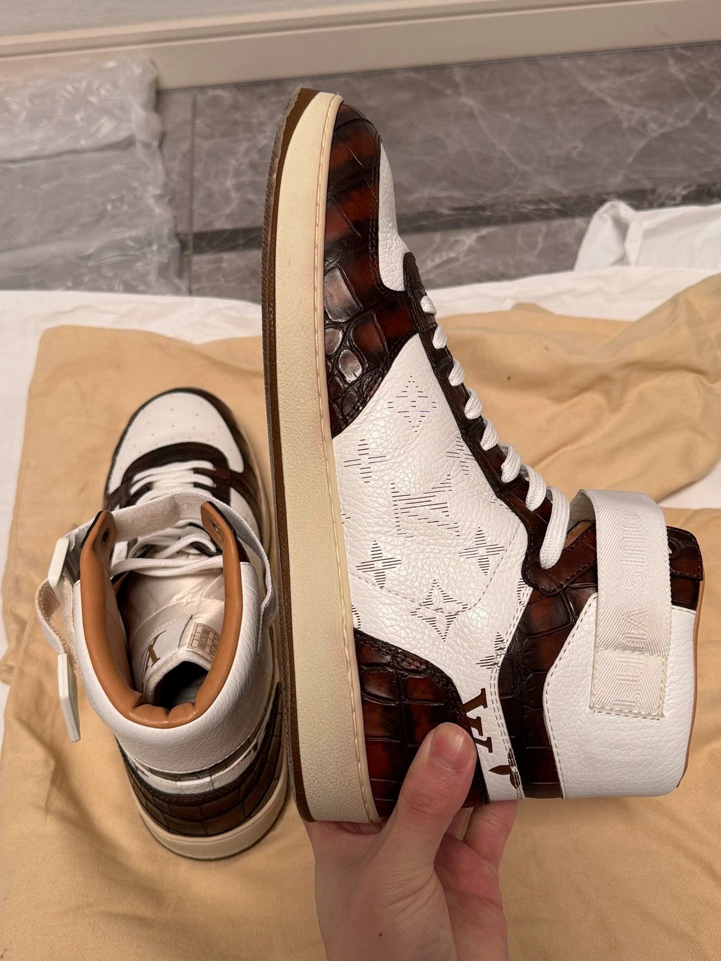 Louis Vuitton LV Rivoli Croc Monogram Sneaker 42 New Size US 9 / EU 42 - 7 Thumbnail