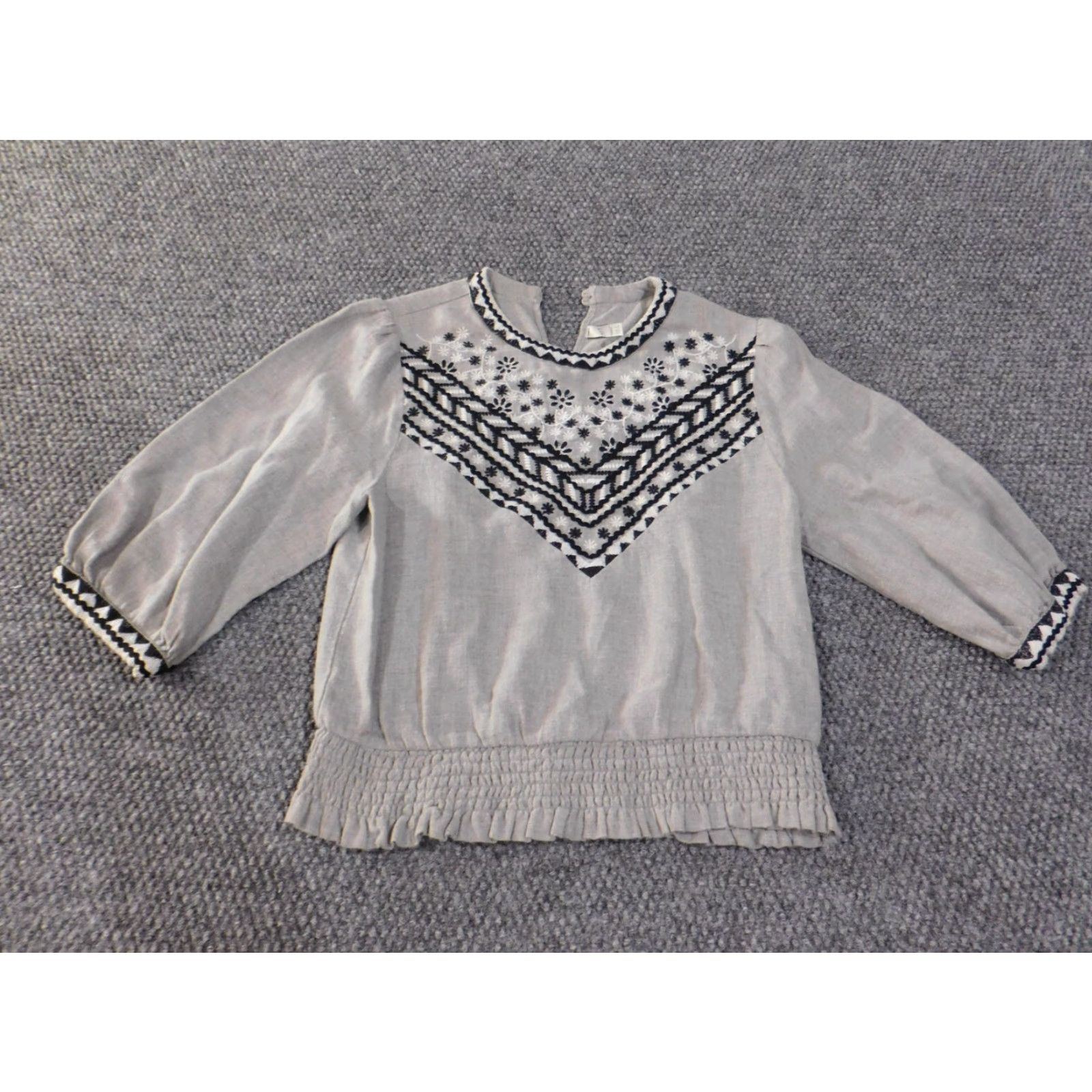 Zara Zara Womens Sweater Small Gray Crew Neck Pullover Raglan Sleeve Embroidered Floral Geometric Knit 2-Color Size S / US 4 / IT 40 - 2 Thumbnail