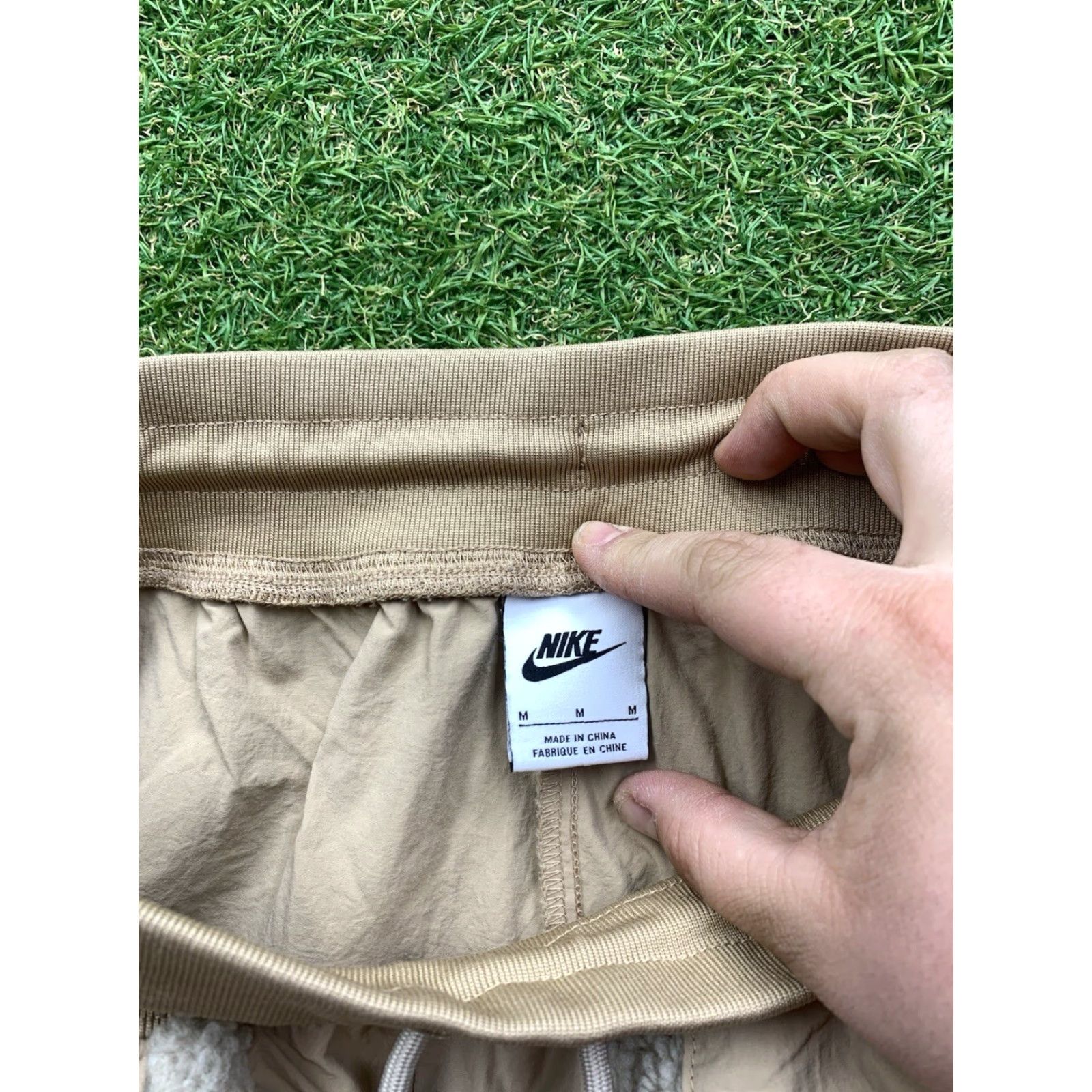 Nike Nike Joggers Women's M Tan Oversized Sweatpants Wide-Leg Athletic Paired With Nike Phoenix Logo Athleisure, Casual, Activewear Mens Womens Girls Size 32" / US 10 / IT 46 - 3 Thumbnail