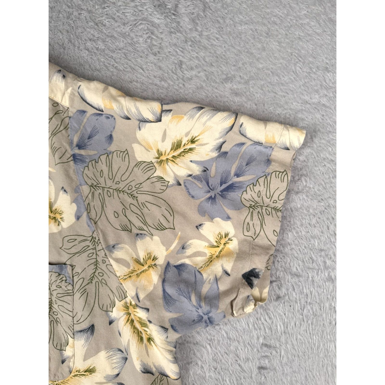 Vintage King Size Hawaiian Shirt Mens 2XL Beige Blue Leaf Pattern Button Up READ ME Size US XXL / EU 58 / 5 - 2 Thumbnail