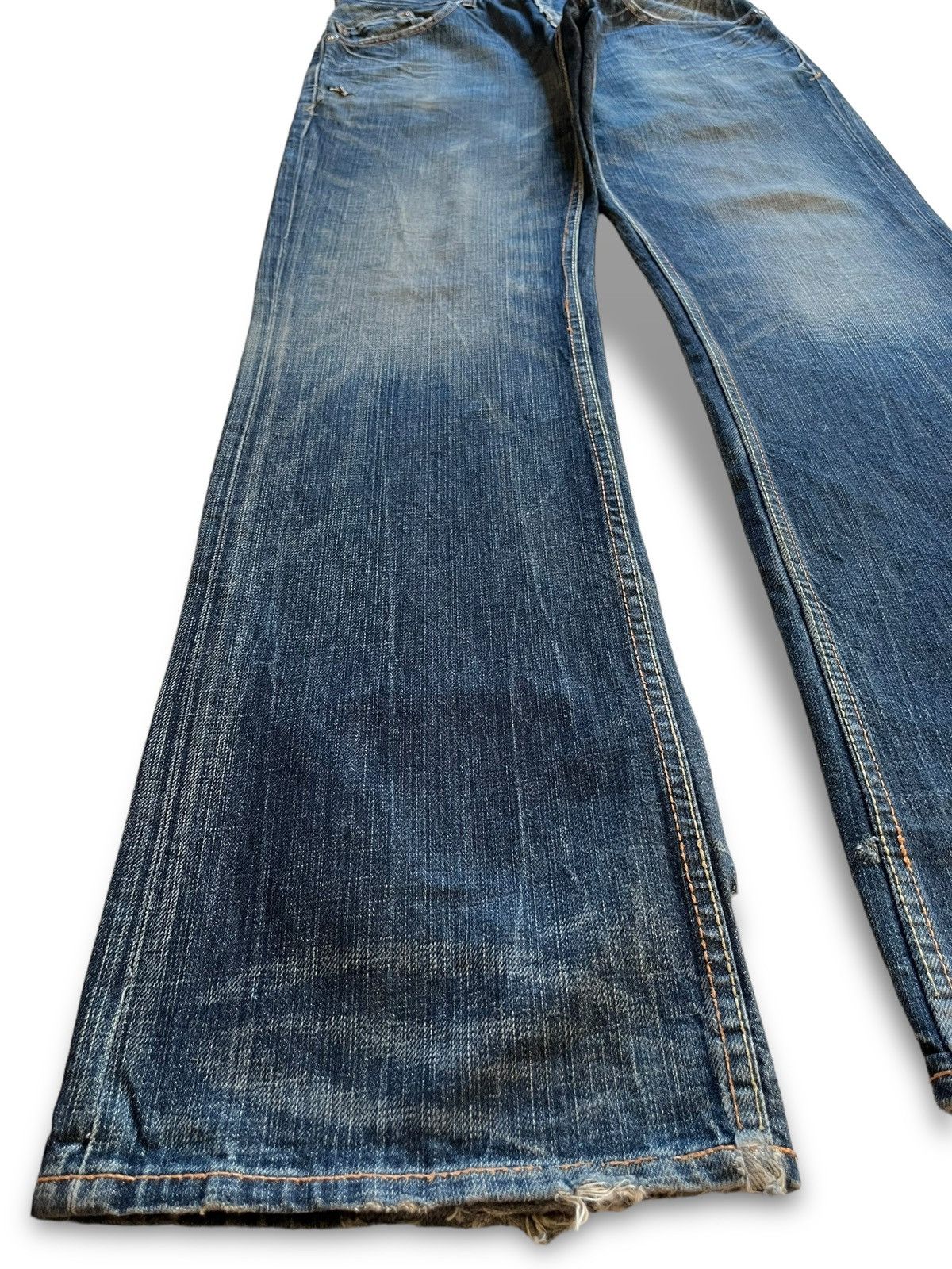 Japanese Brand Vintage Japanese Brand Buckle Back Mud Wash Rip Flare Jeans Size US 30 / EU 46 - 6 Thumbnail