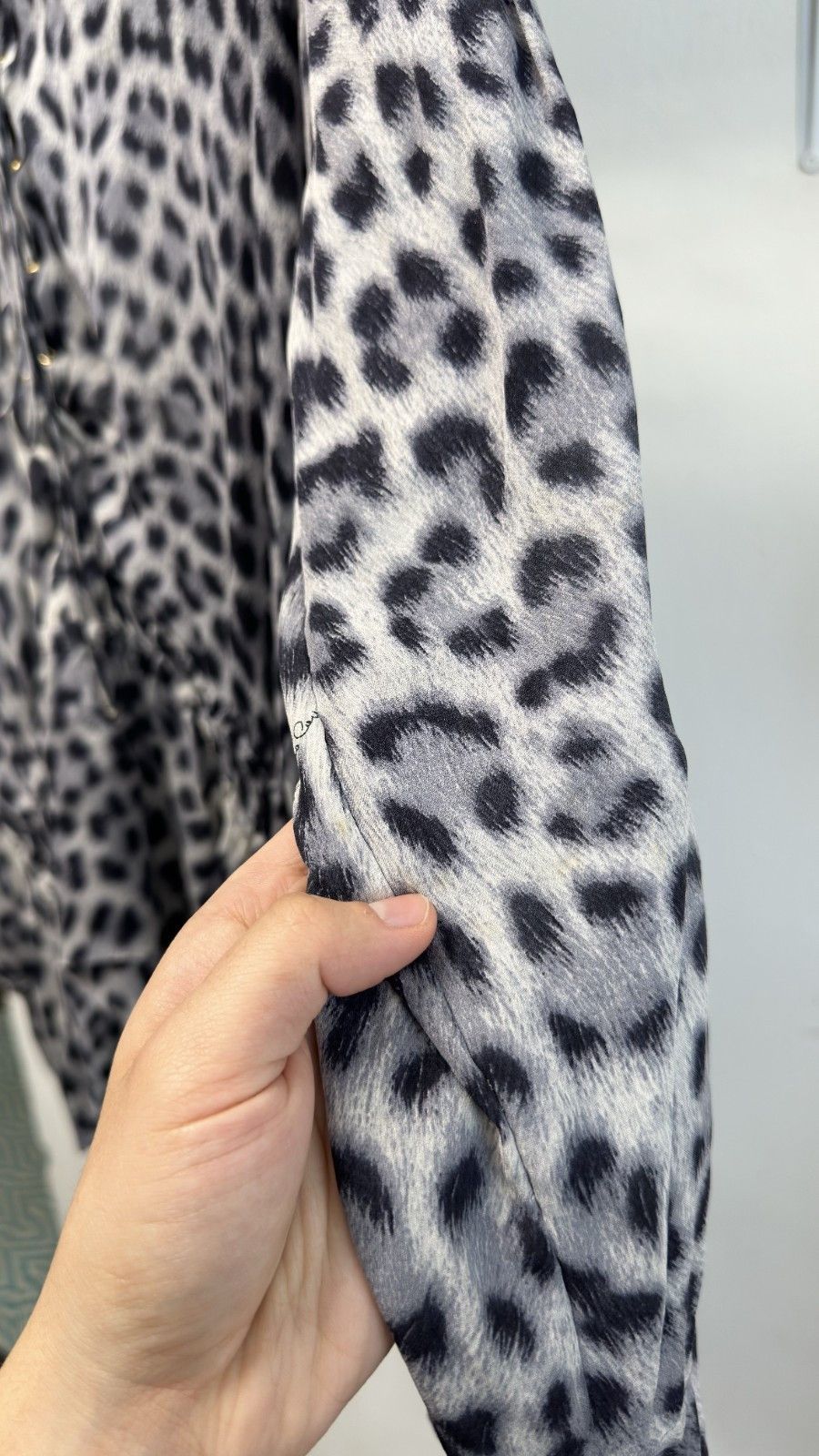 Roberto Cavalli Roberto Cavalli Vintage Silk Blue Animal Print Blouse Size M / US 6-8 / IT 42-44 - 7 Thumbnail