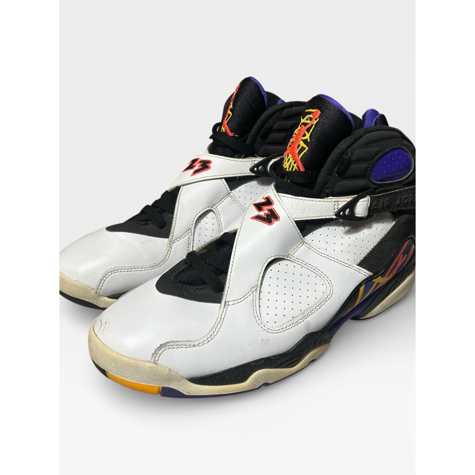 Jordan Brand Air Jordan 8 Retro Three Peat White Purple Sz 10 305381-142 Size US 10 / EU 43 - 1 Thumbnail