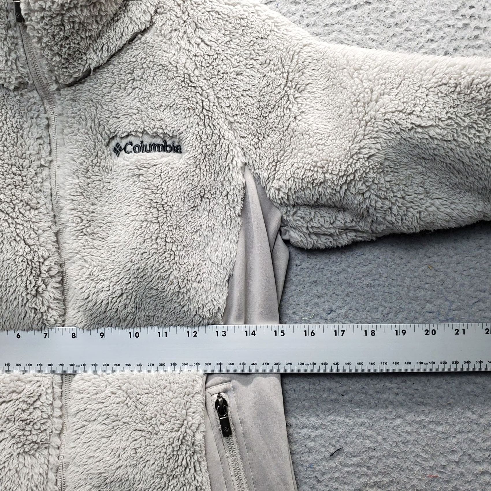 Logo 7 Columbia Womens XS Teddy Fleece Jacket Gray Full Zip Logo EUC - Outdoor, Regular Fit, Pockets, Breathable, 100% Polyester Jacket Size XS / US 0-2 / IT 36-38 - 4 Thumbnail