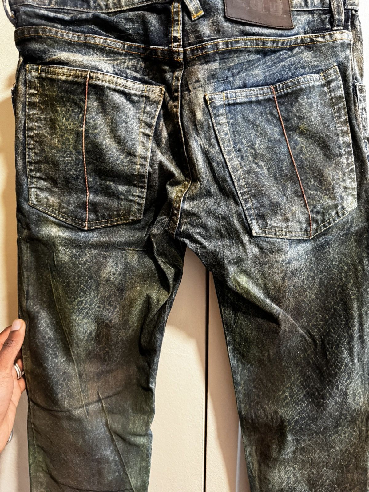 Le Grande Bleu (L.G.B.) Chameleon Painted scale Denim Size US 28 / EU 44 - 6 Thumbnail