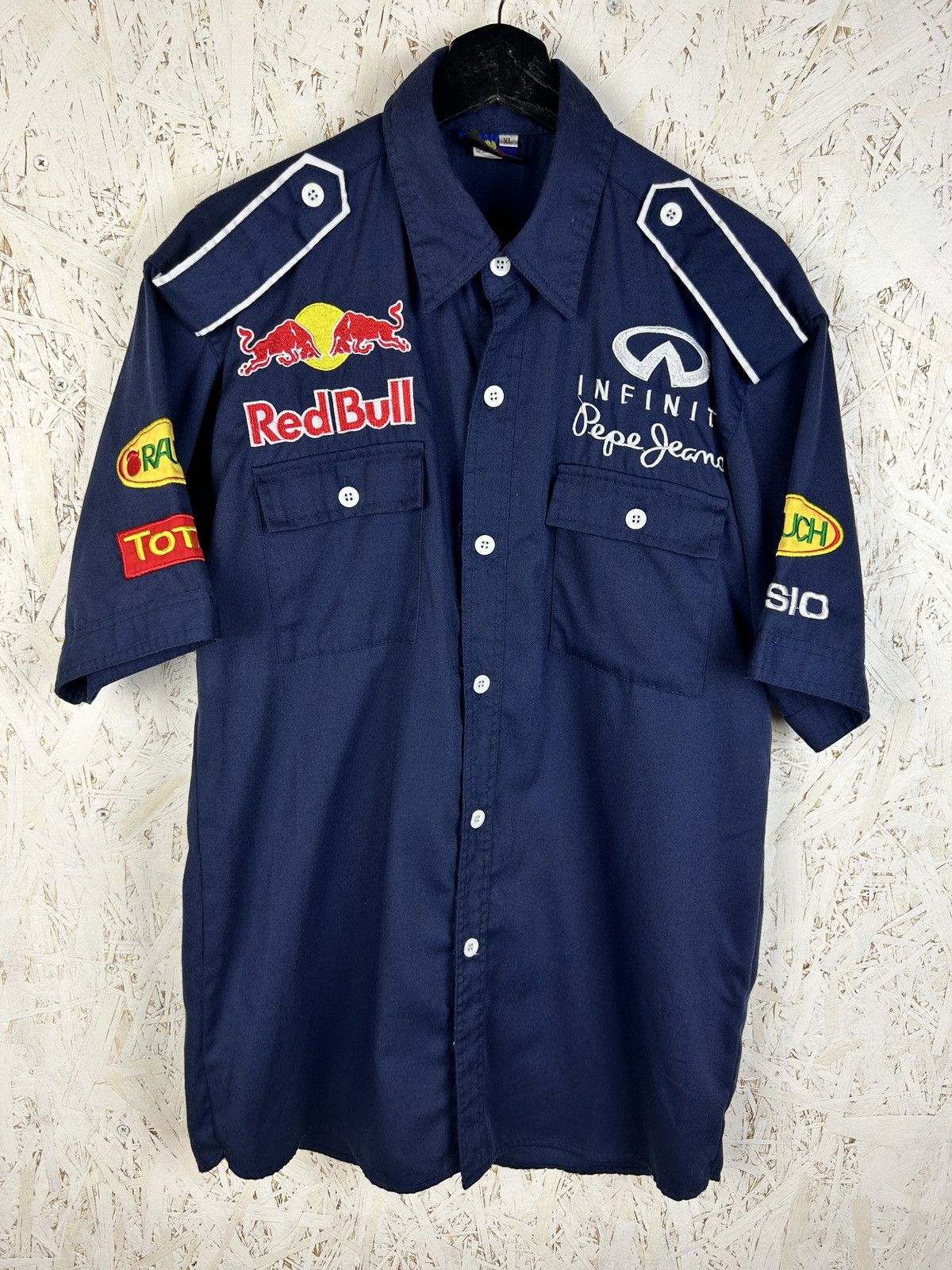 Vintage 90s Vintage Red Bull Infiniti Embroidery Racing Shirt Size US XL / EU 56 / 4 - 1 Thumbnail