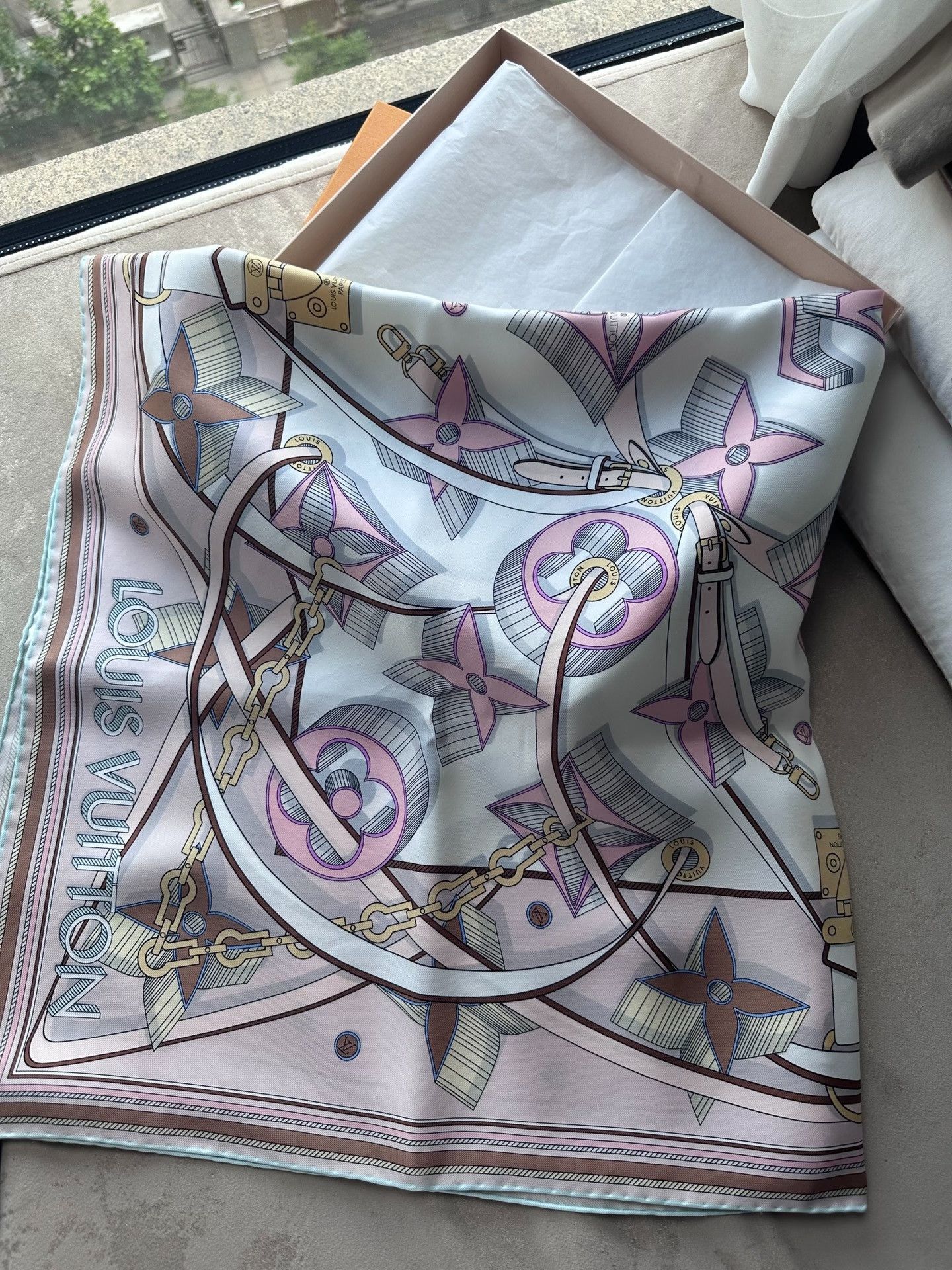 Louis Vuitton LV New Large Silk Scarf with Box Size ONE SIZE - 1 Thumbnail