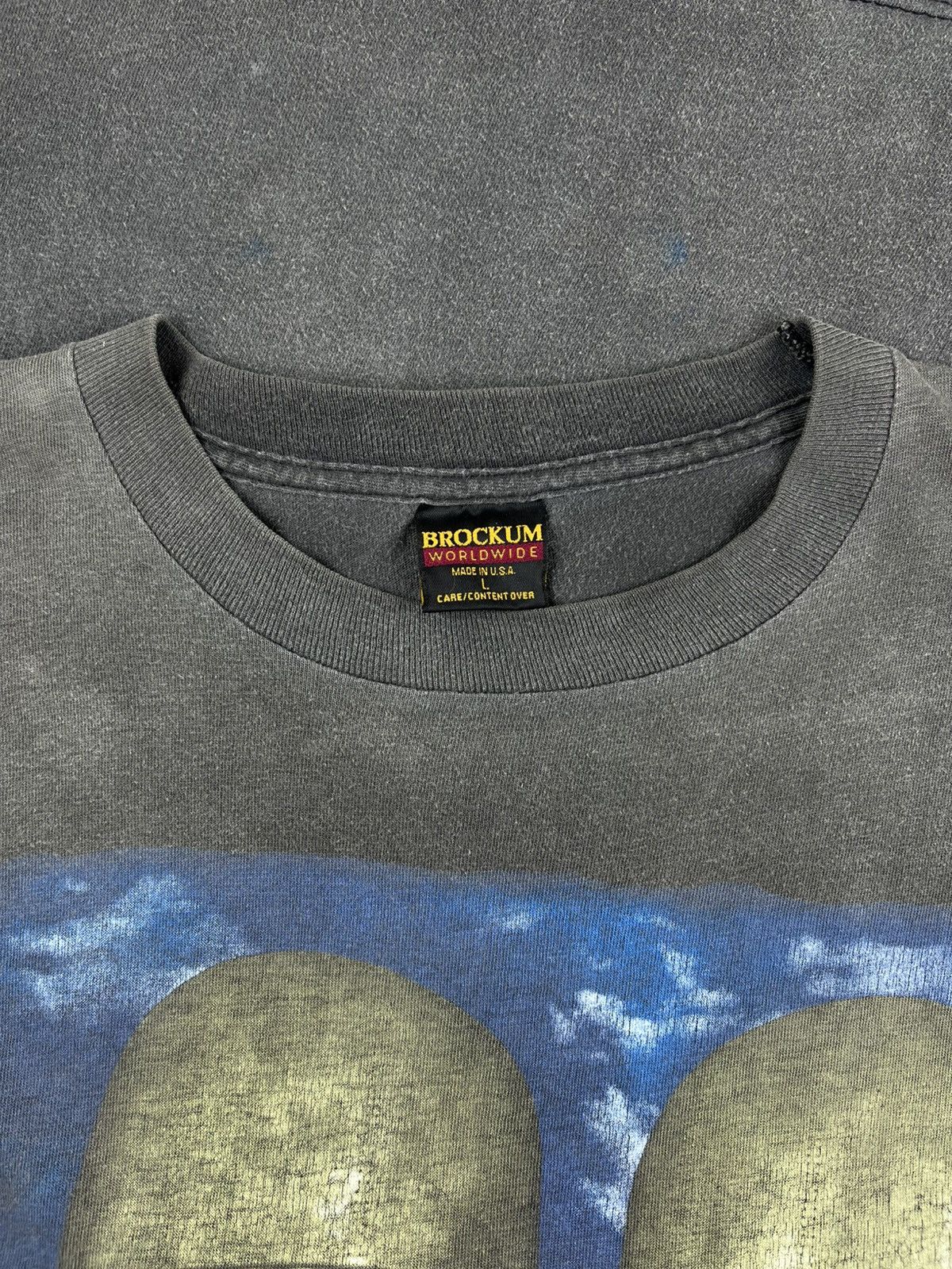 Vintage 1994 Pink Floyd Division Bell Tour Faded Vintage Tshirt Size US L / EU 52-54 / 3 - 7 Thumbnail