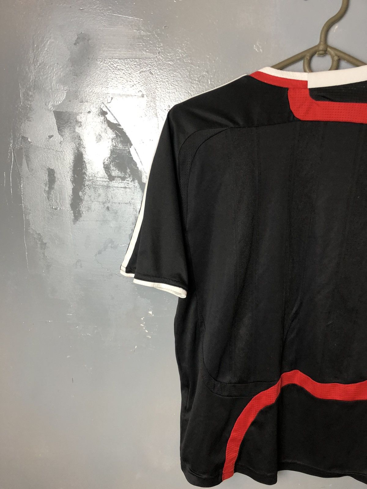 Vintage Vintage soccer jersey Liverpool adidas size xxs Size US XXS / EU 40 - 9 Thumbnail