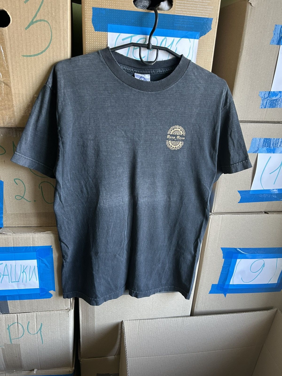 Vintage Vintage Merch Bora Bora 80s Art Men’s Faded T-shirt Size M Size US M / EU 48-50 / 2 - 4 Thumbnail