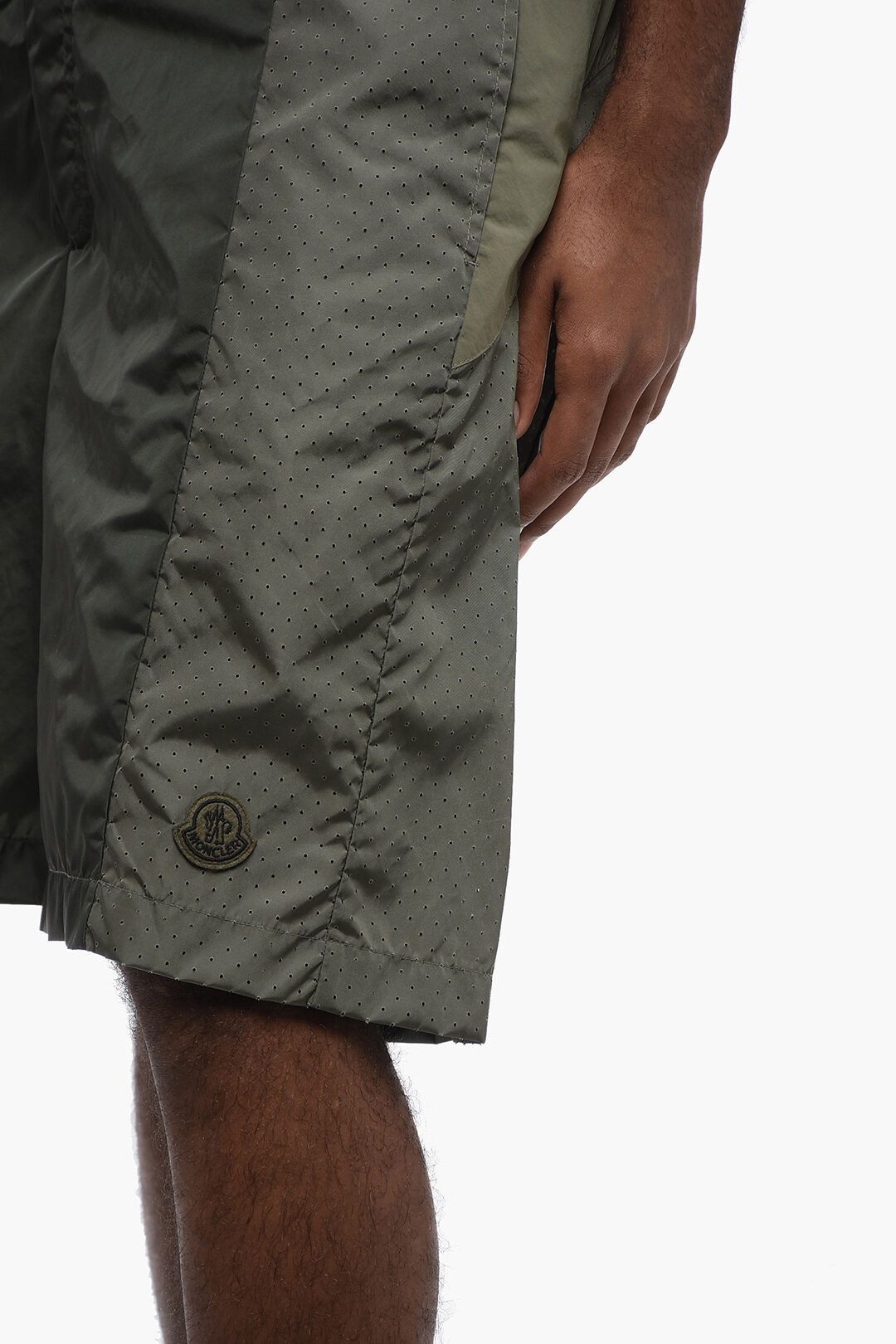 o1y0225 Short in Military Green