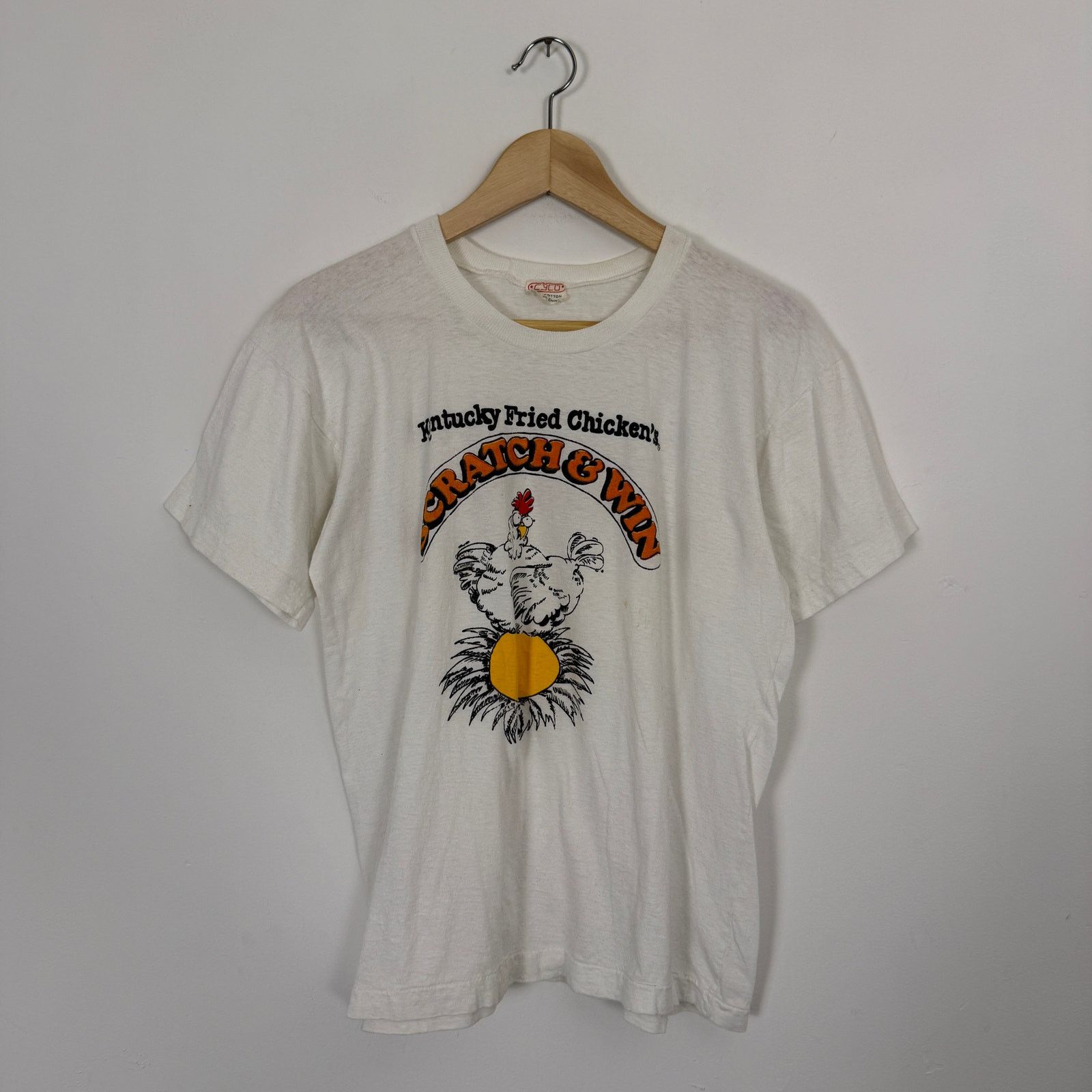 Vintage Vintage KFC Kentucky Fried Chicken Tee Shirt Medium White Size US M / EU 48-50 / 2 - 1 Thumbnail