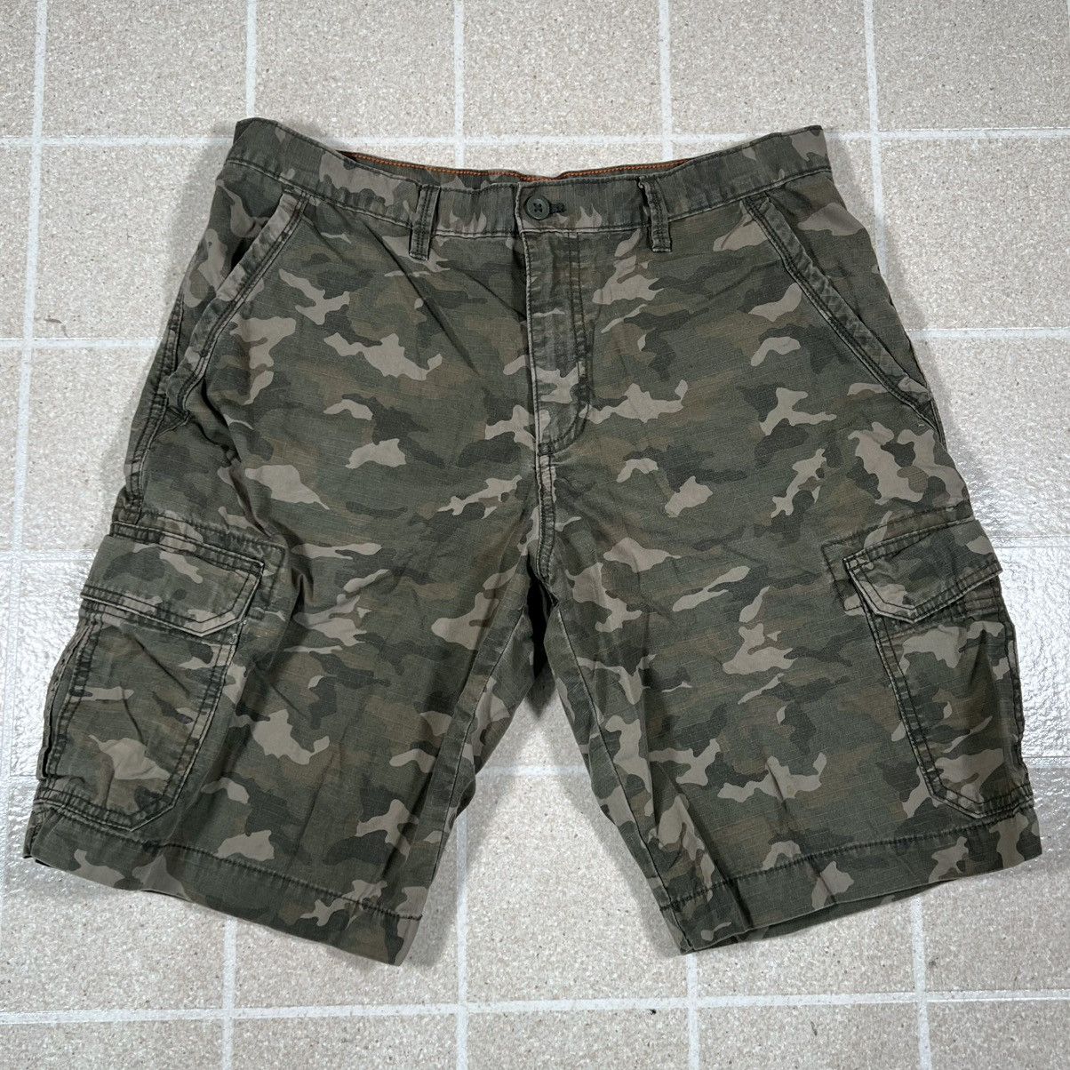 Eddie Bauer Eddie Bauer Men’s Cargo Shorts Camo Green Camouflage Sz 35 Size US 35 - 1 Thumbnail