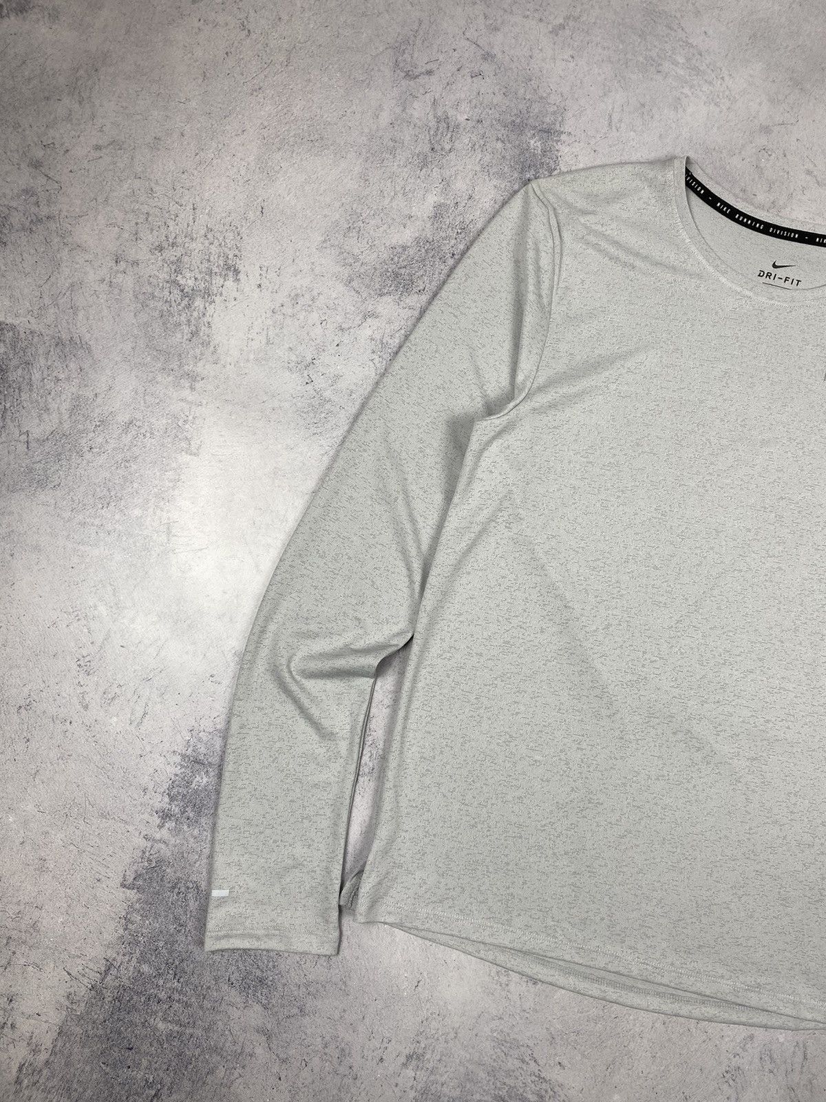 Nike Nike Run Division Running Dri Fit Long Sleeve Top Light Tee Size US S / EU 44-46 / 1 - 6 Thumbnail