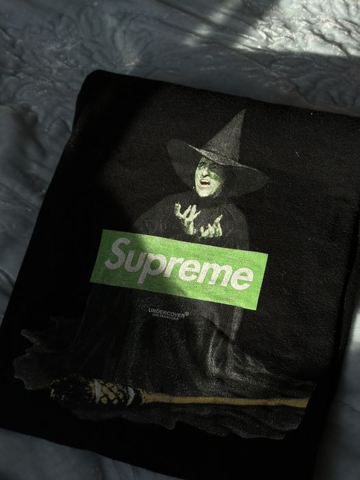 Undercover supreme hotsell box logo