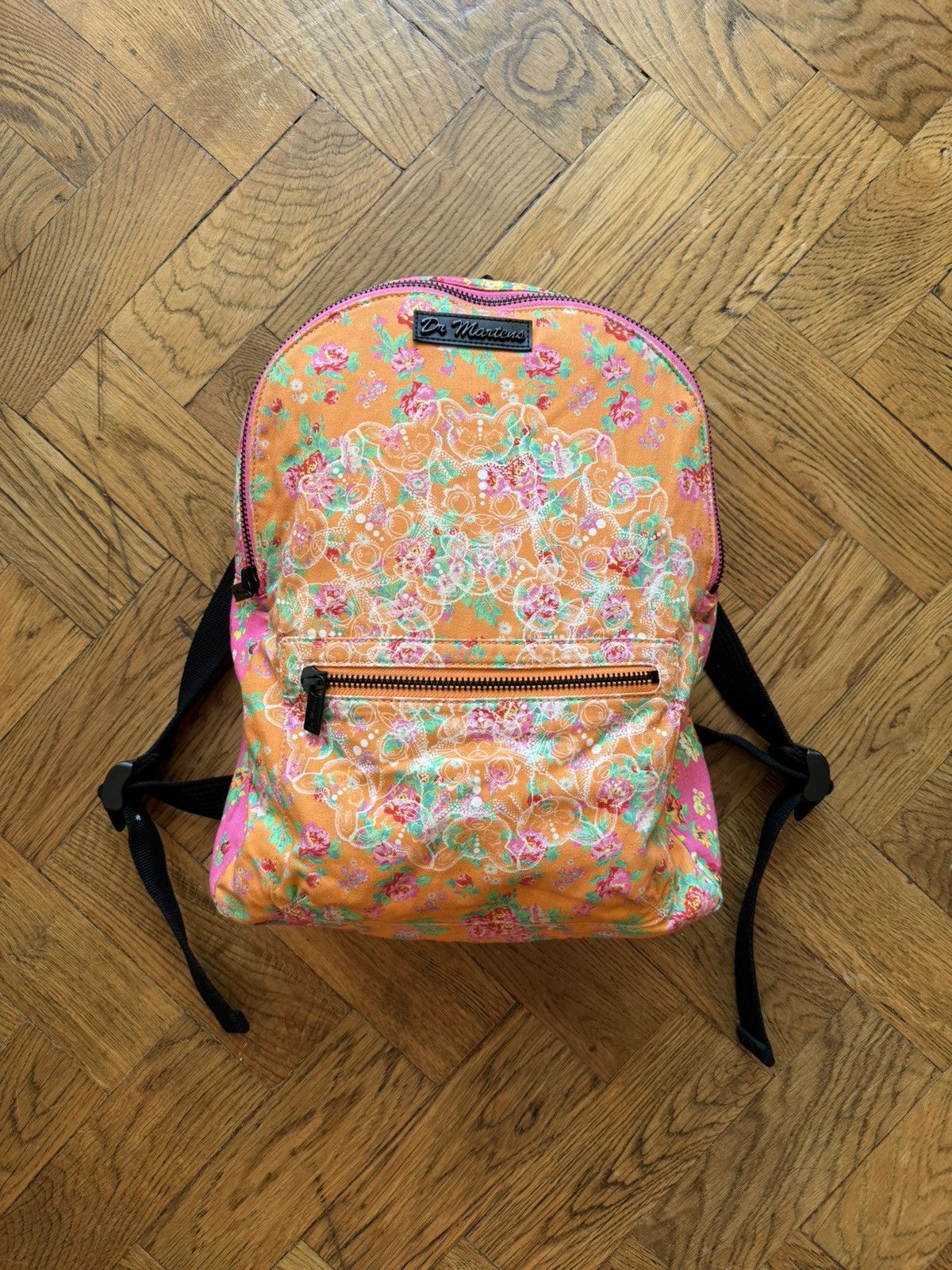 Dr. Martens Dr Martens Multi Daze Cat Psychedelic Floral Medium Backpack Size ONE SIZE - 1 Thumbnail