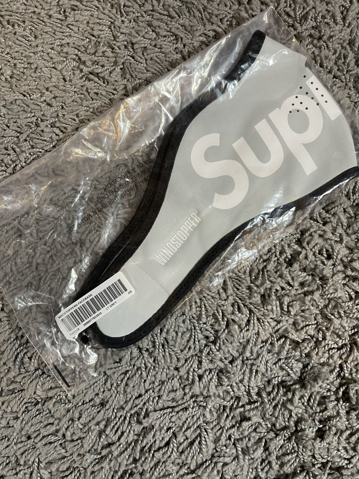 Supreme 2022FW Supreme Gore-Tex Windstopper Facemask Ski Light Grey Size ONE SIZE - 2 Thumbnail