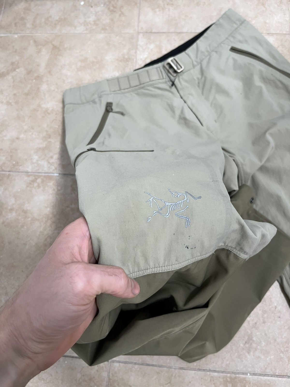 Arc'teryx Rare Arc'teryx nylon pants in sage green grey size xs mens Size US 28 / EU 44 - 4 Thumbnail