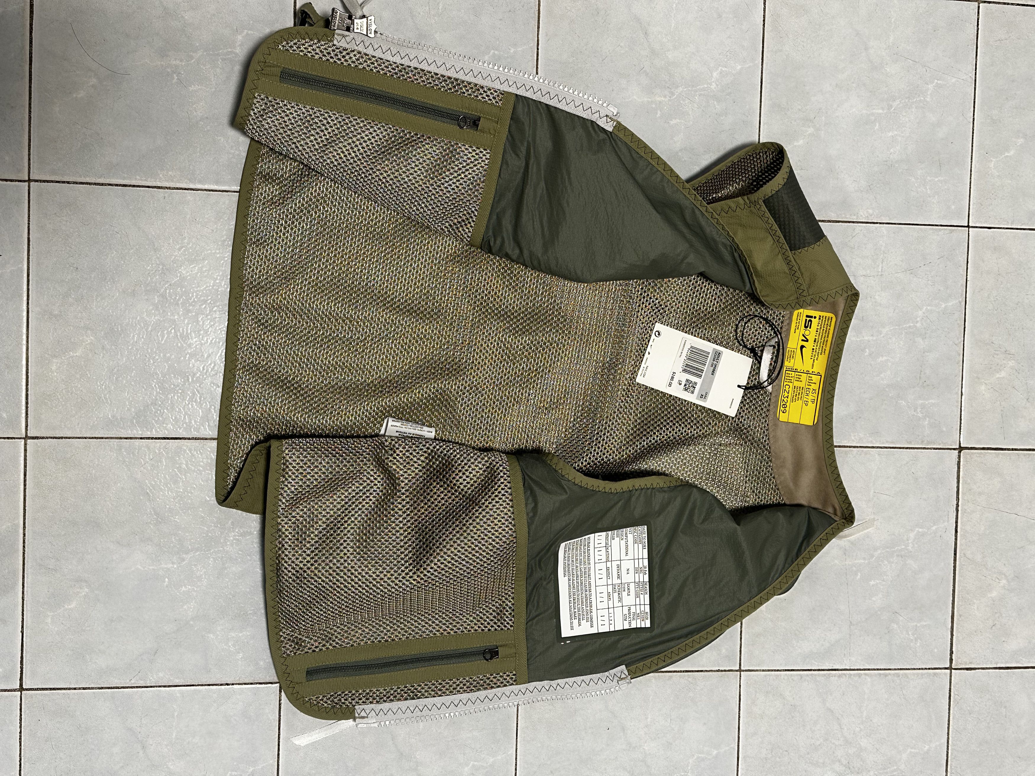 Nike Nike ISPA Utility Vest Size US XS / EU 42 / 0 - 4 Thumbnail