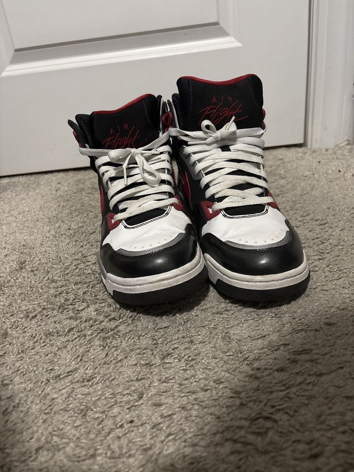 Nike black and red nike air flight Size US 10 / EU 43 - 3 Thumbnail