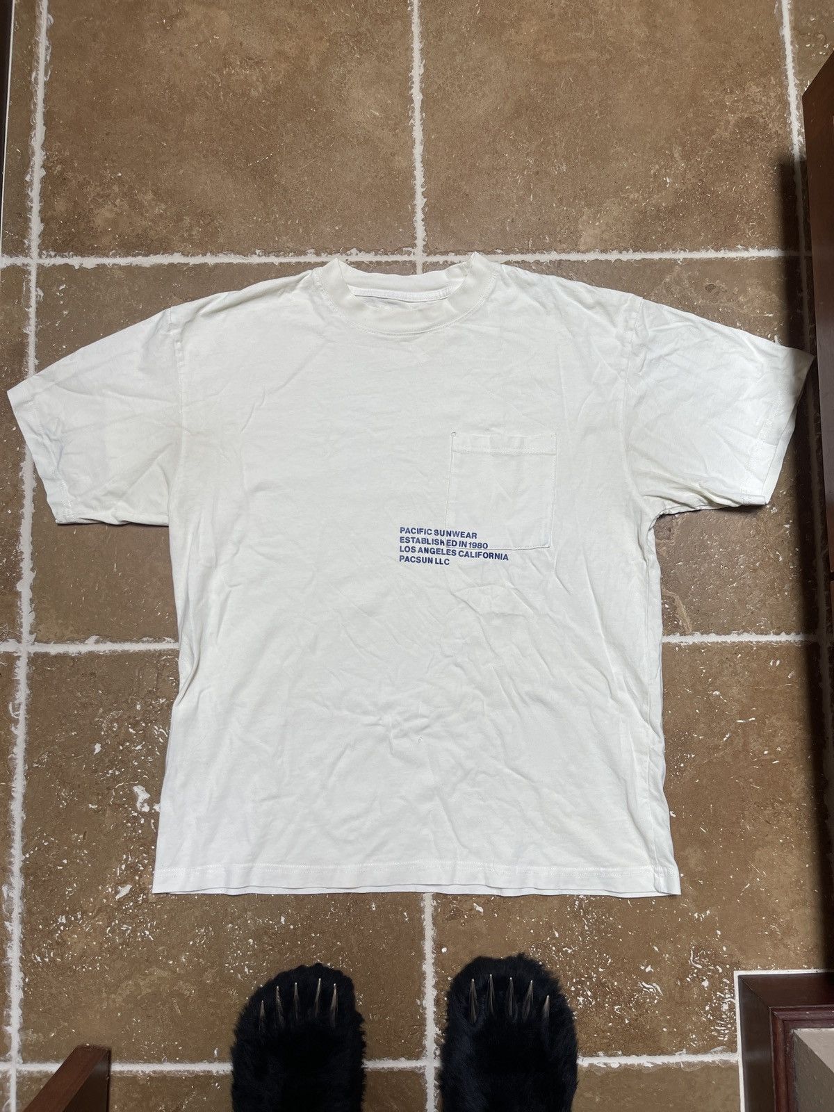 Pacsun Light cream text shirt Size US L / EU 52-54 / 3 - 1 Thumbnail
