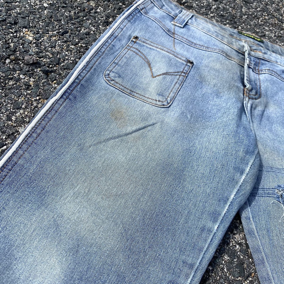 Japanese Brand Vintage Japanese Brand Distressed Flare Jeans Size US 31 - 7 Thumbnail