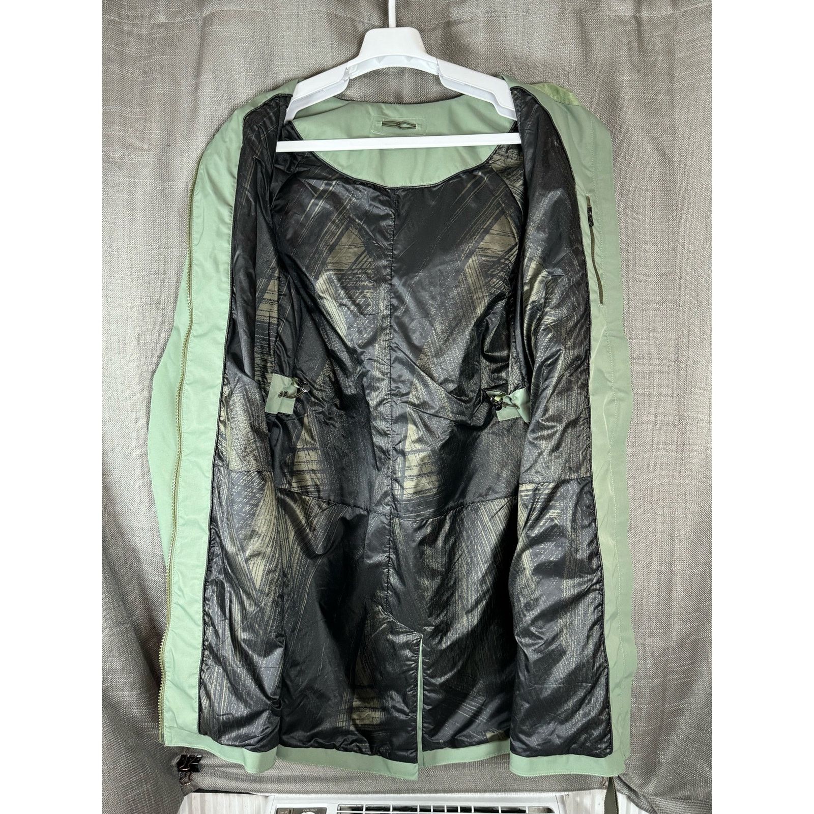 Lululemon Lululemon Women’s Definitely Raining Jacket Desert Olive Size M / US 6-8 / IT 42-44 - 5 Thumbnail