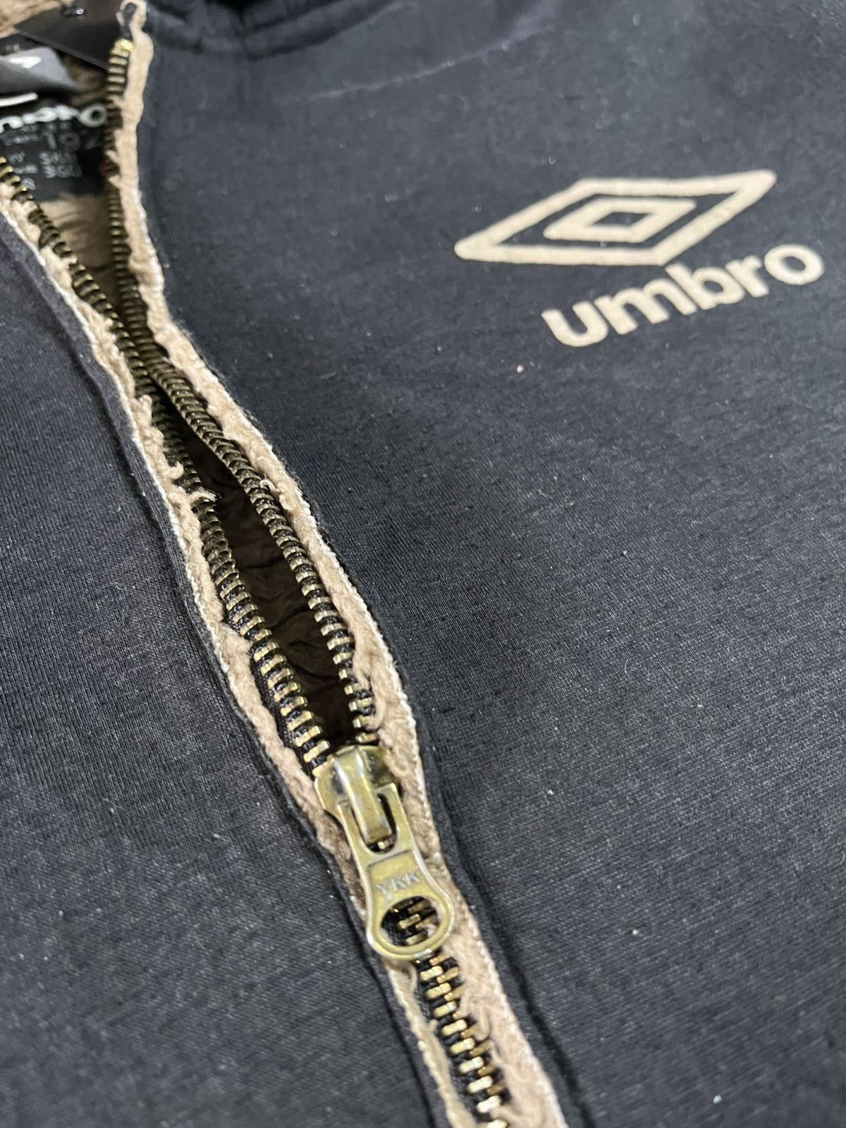 Umbro Vintage 90s Umbro Black boa hoodie parka Size US L / EU 52-54 / 3 - 4 Thumbnail