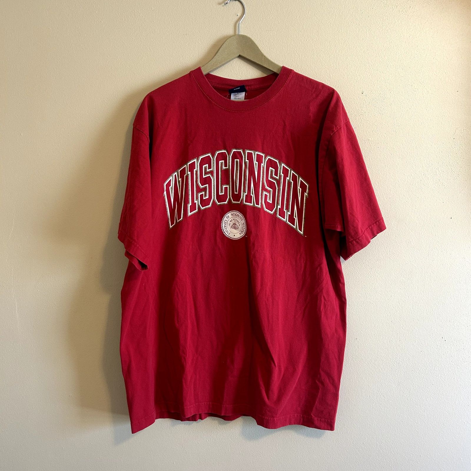 Vintage Y2K Wisconsin Badgers Eye T-Shirt XXL Size US XXL / EU 58 / 5 - 1 Thumbnail