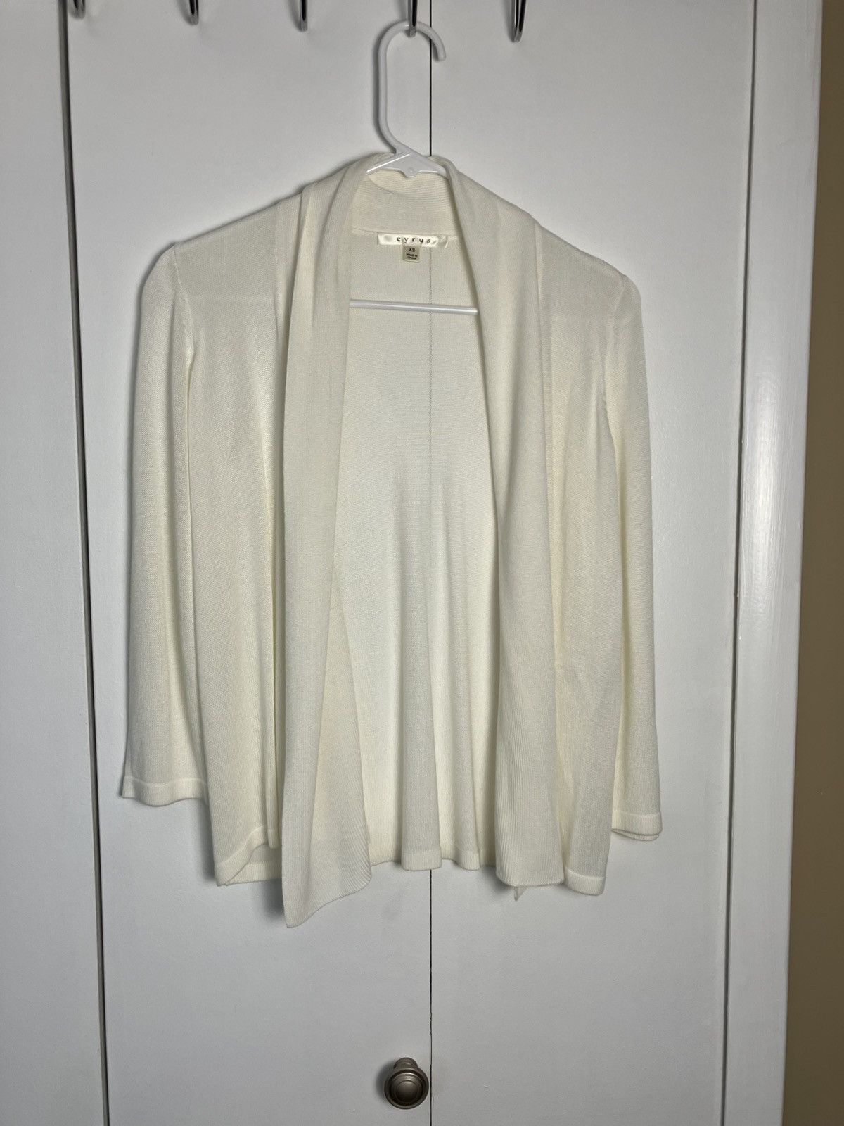 Other Cyrus Shawl Neck Lightweight Beige Cardigan XS Size XS / US 0-2 / IT 36-38 - 1 Thumbnail