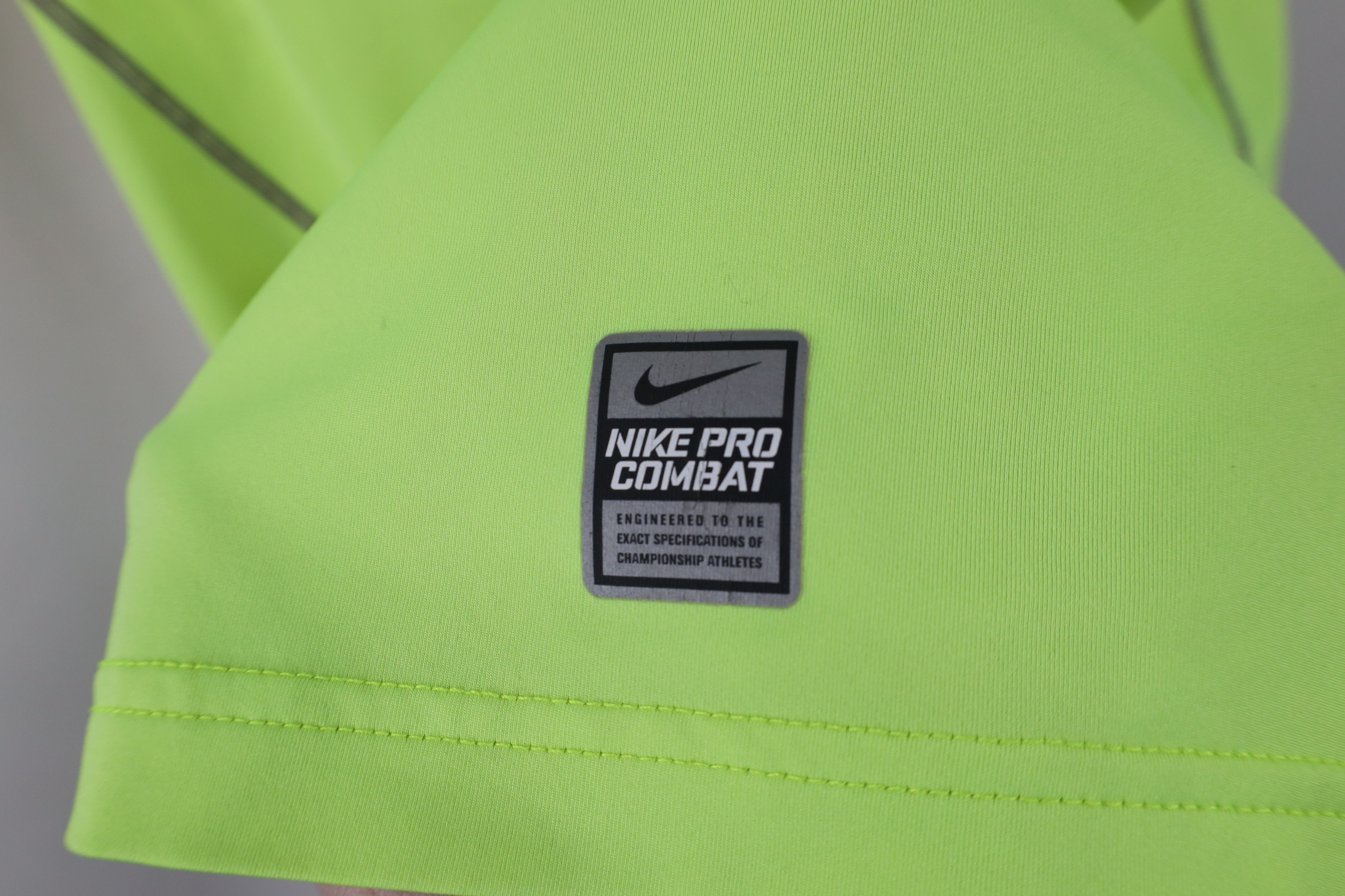 Nike Nike Pro Combat Training Short Sleeve T-Shirt Volt Yellow Size US S / EU 44-46 / 1 - 8 Thumbnail