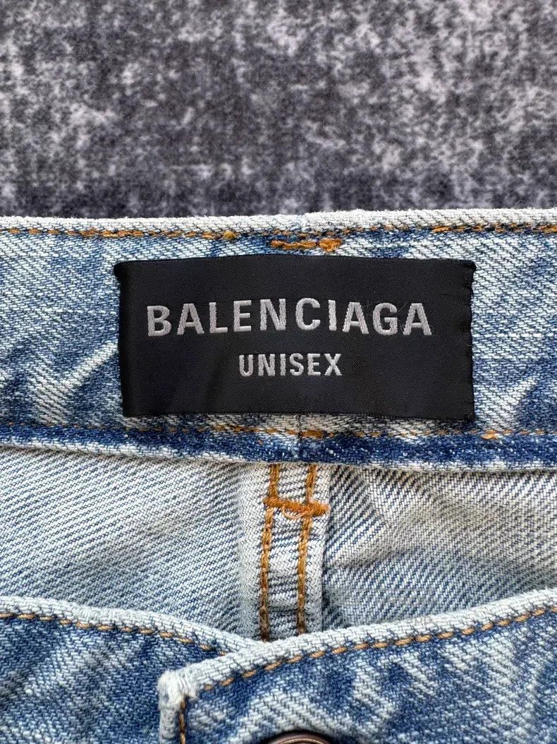Balenciaga Balenciaga size L Ripped Distressed Flare Jeans Size US 27 - 3 Thumbnail
