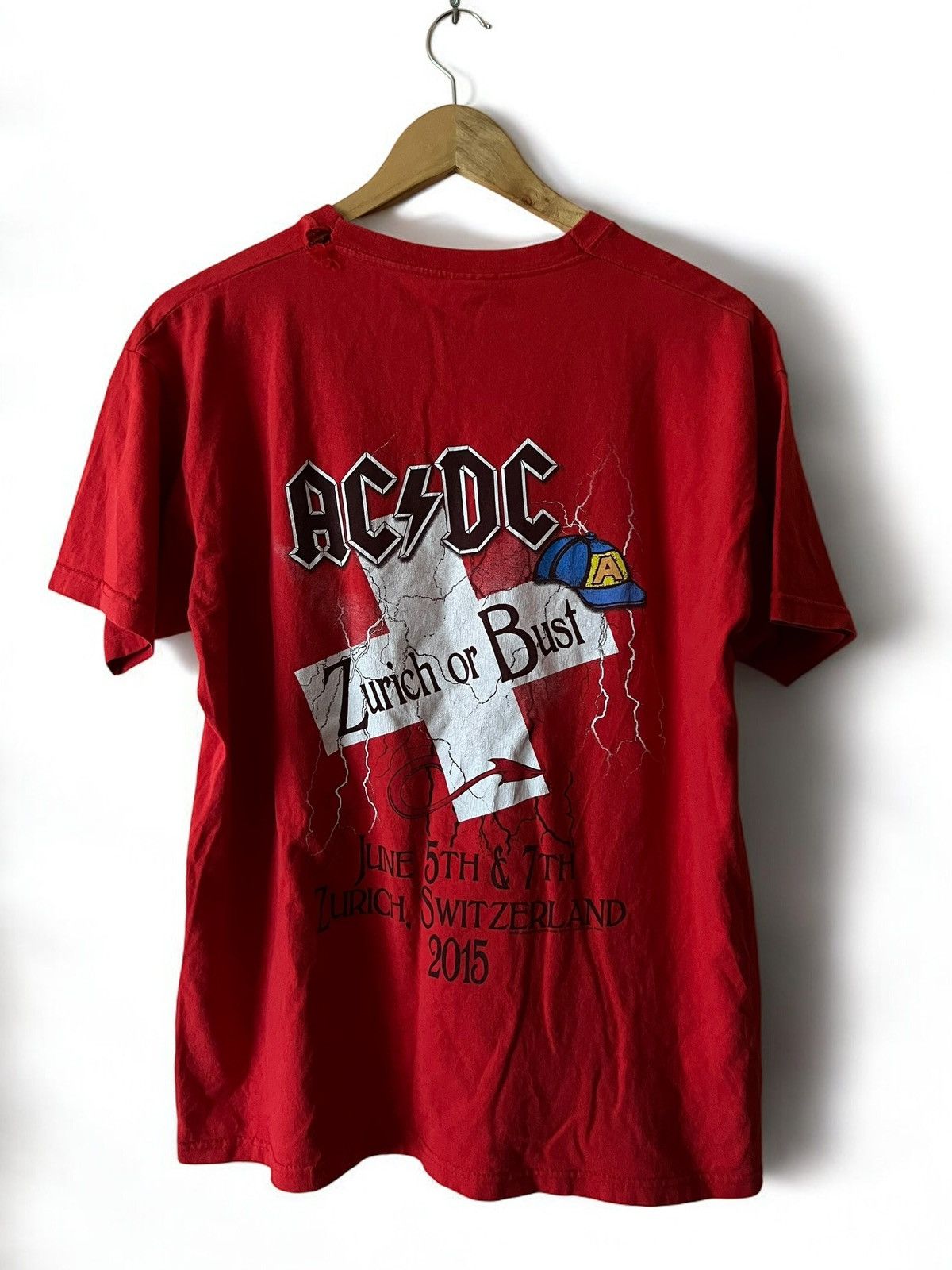 AC/DC × Band Tees × Vintage AC/DC “ZURICH OR BUST” 2015 TOUR TEE VINTAGE T SHIRT ROCK Size US M / EU 48-50 / 2 - 3 Thumbnail