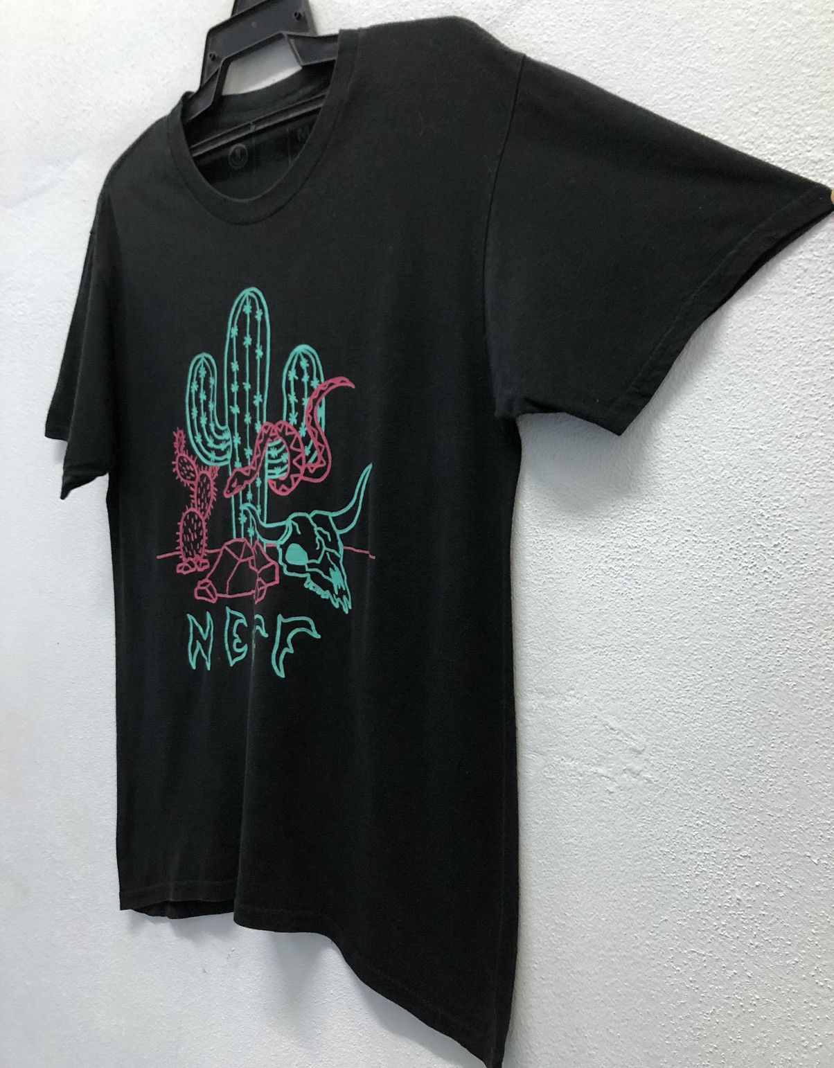 NEFF Vintage Neff Desert Snake Cactus Crewneck Graphic T-Shirt Size US M / EU 48-50 / 2 - 5 Thumbnail