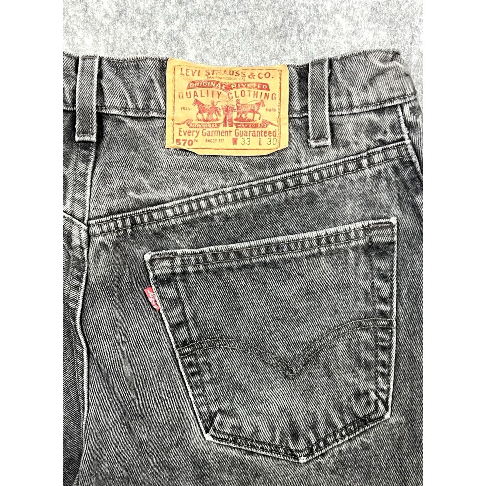 Levi's VINTAGE Levi's 570 Jeans Men Relaxed Fit 33x30 Denim Cotton Charcoal Gray Baggy Workwear Pants Size US 33 - 6 Thumbnail