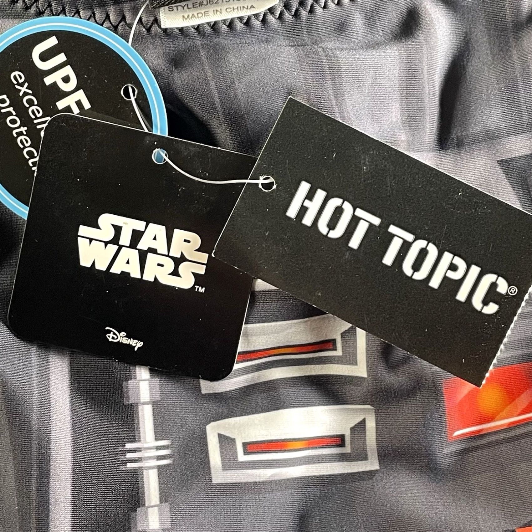 Hot Topic VINTAGE Star Wars Darth Vader Seamless Sports Bra XS Black Women Sports Bra Hero Theme Hot Topic Size XS / US 0-2 / IT 36-38 - 4 Thumbnail
