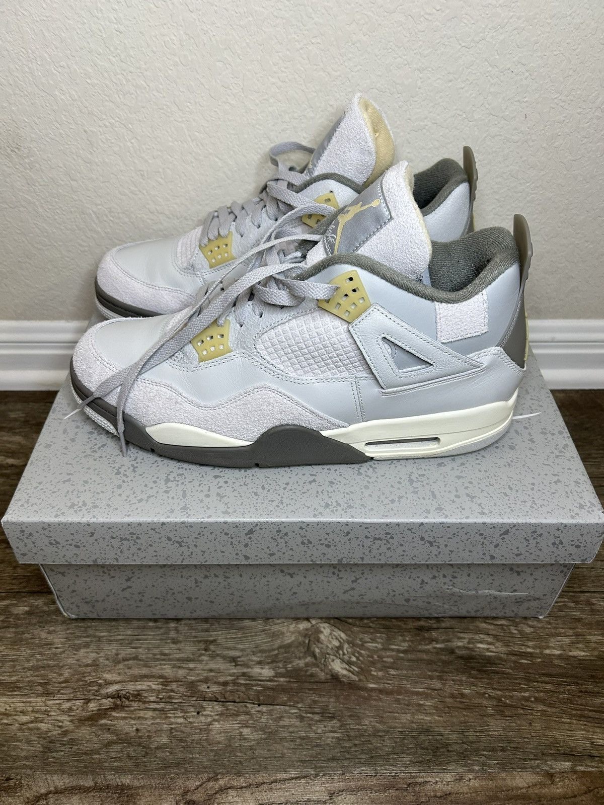 Jordan Brand Jordan 4 Retro SE Craft ‘Photon Dust’ Size US 11.5 / EU 44-45 - 2 Thumbnail