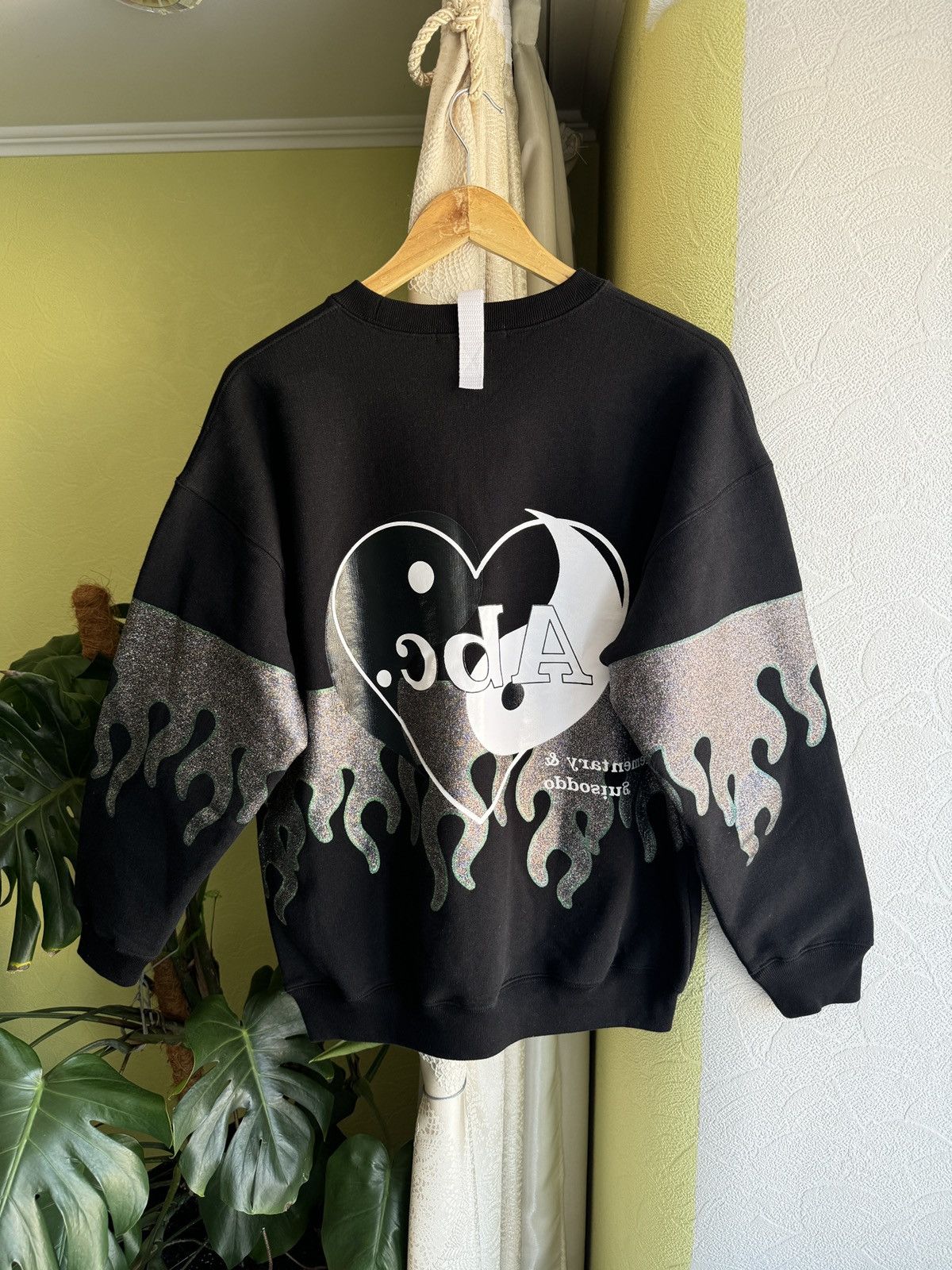 Advisory Board Crystals Advisory Boar Crystals ADC Valntines Day Flame Sweatshirt Size US XS / EU 42 / 0 - 3 Thumbnail