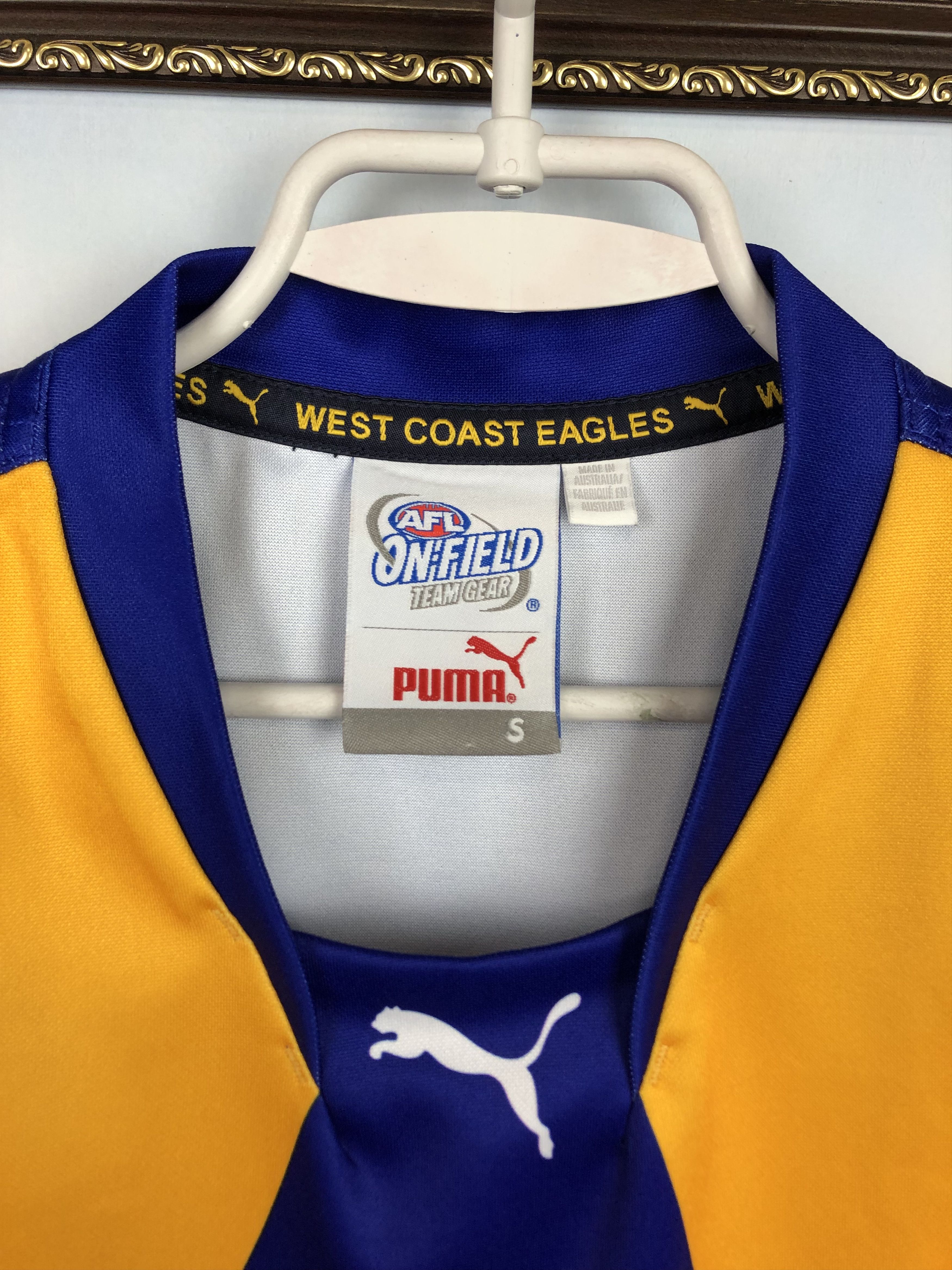 Vintage Vintage Puma West Coast Eagles Football Club AFL Jersy Shirt Size US S / EU 44-46 / 1 - 5 Thumbnail