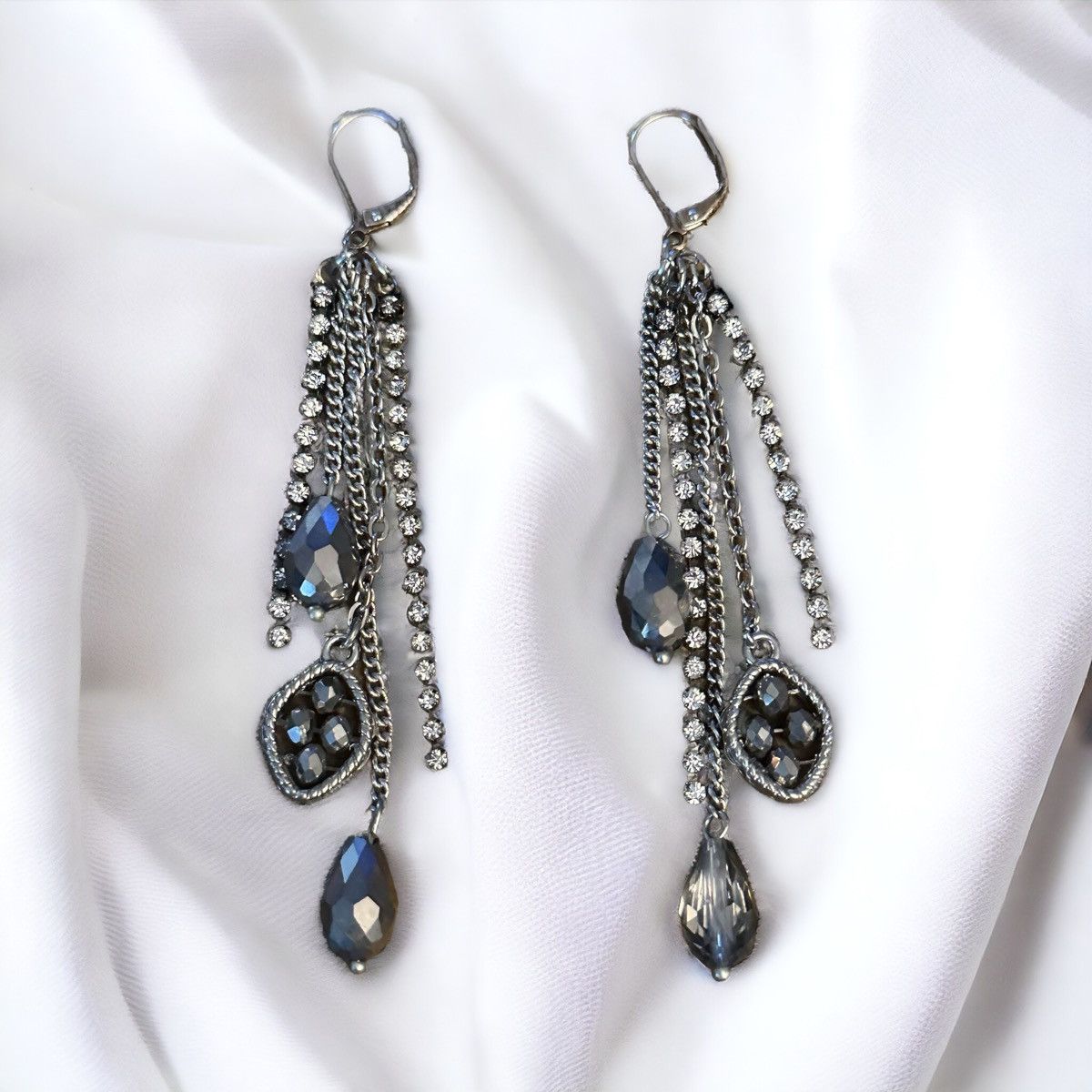Other Multi strand rhinestone and bead chain dangle earrings Size ONE SIZE - 1 Thumbnail