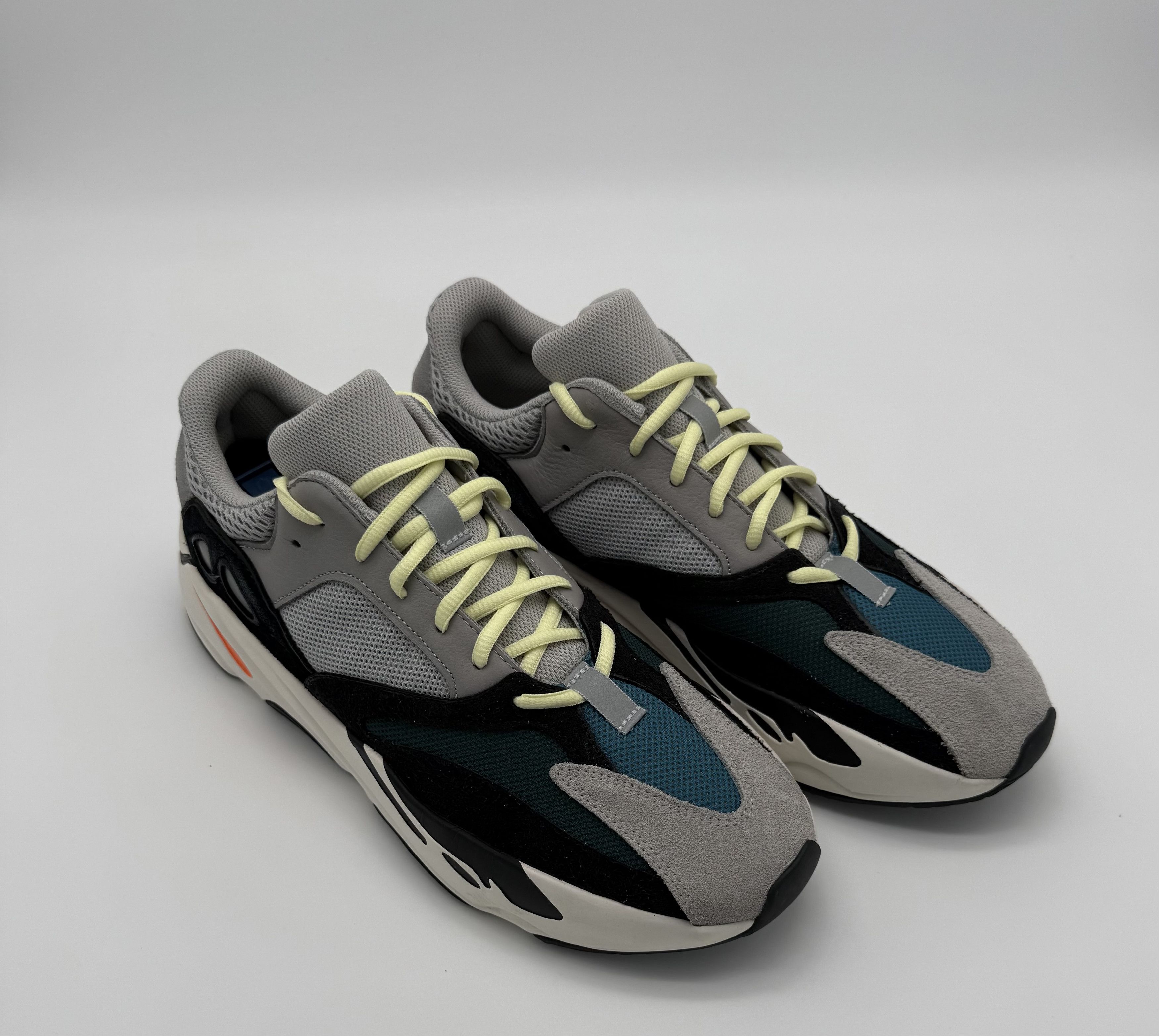Yeezy Yeezy Boost 700 Wave Runner Size US 12 / EU 45 - 7 Thumbnail