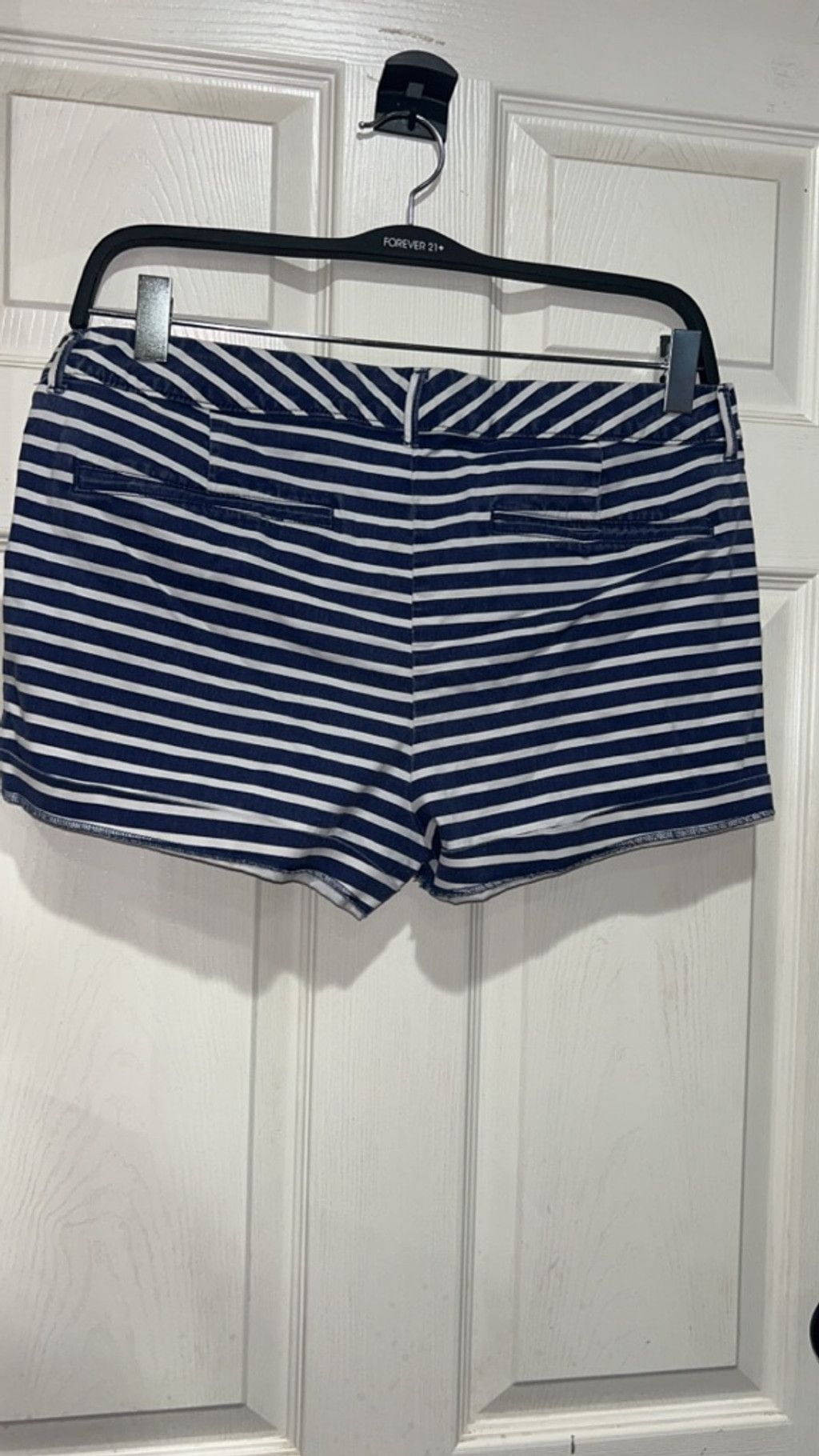 Old Navy Women's Old Navy Blue White Striped Pixie Shorts Size 12 Size 34" / US 12 / IT 48 - 3 Thumbnail