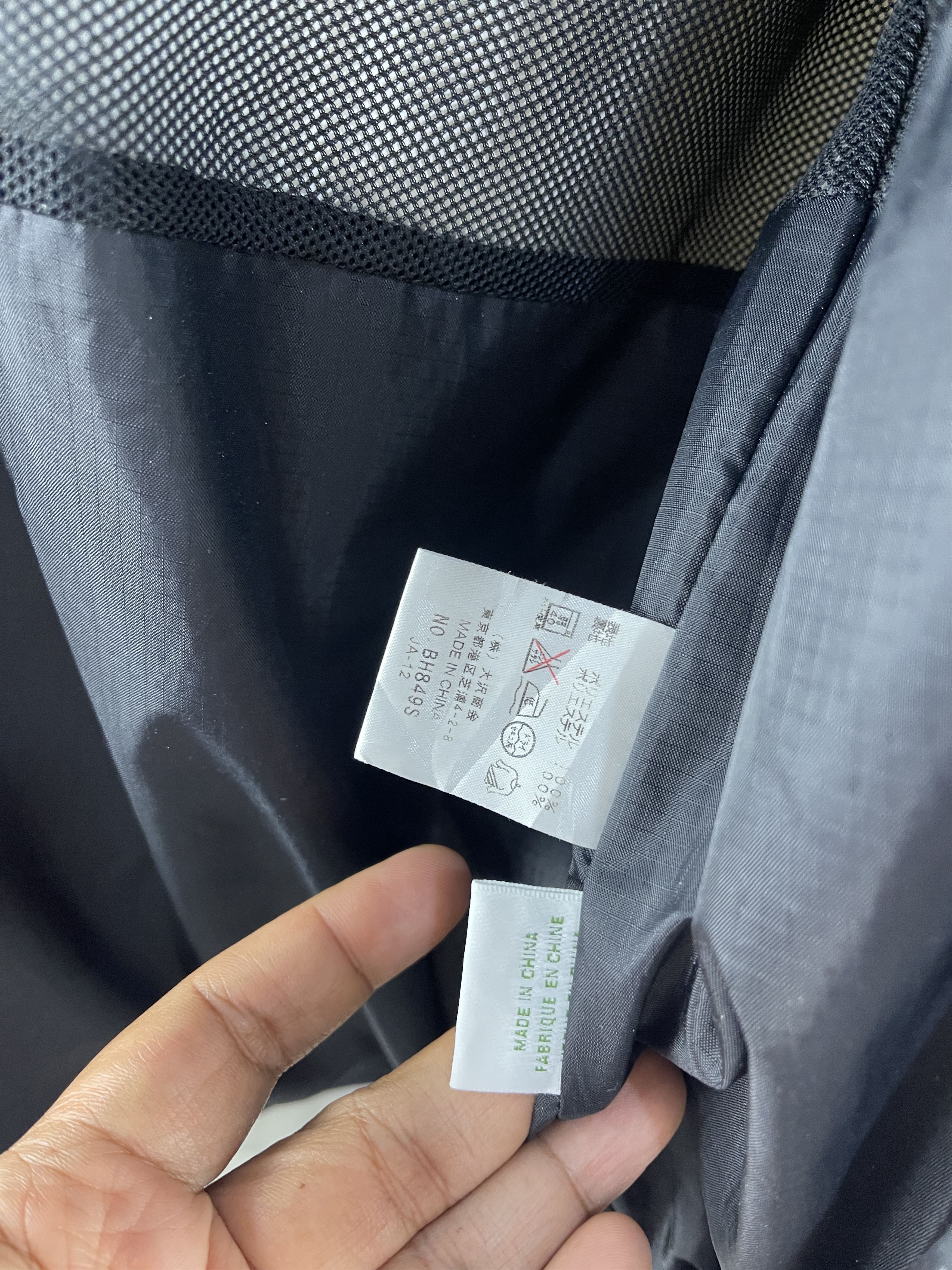 Lacoste Vintage Lacoste Lightweight Hooded Rain Jacket Size US M / EU 48-50 / 2 - 17 Thumbnail
