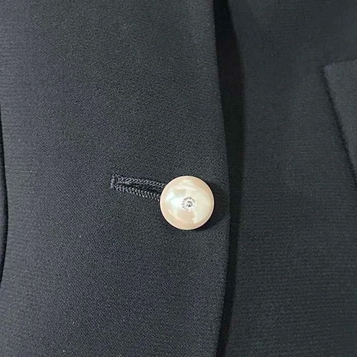 Chanel Black Jacket with Bow and Pearl Buttons -2505 Size M / US 6-8 / IT 42-44 - 4 Thumbnail